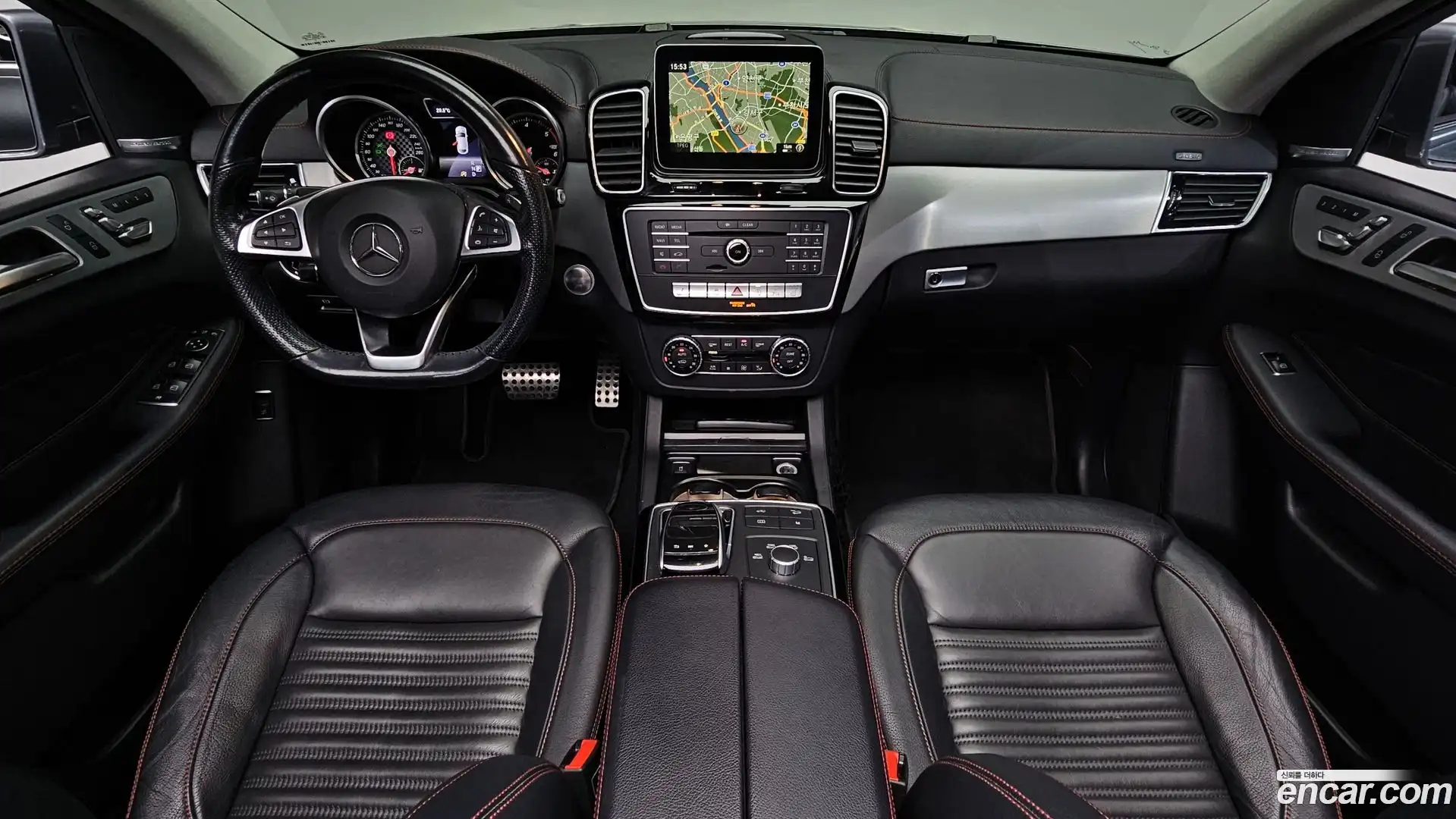 GLE-Class Mercedes-Benz 2017.4-INNER-007
