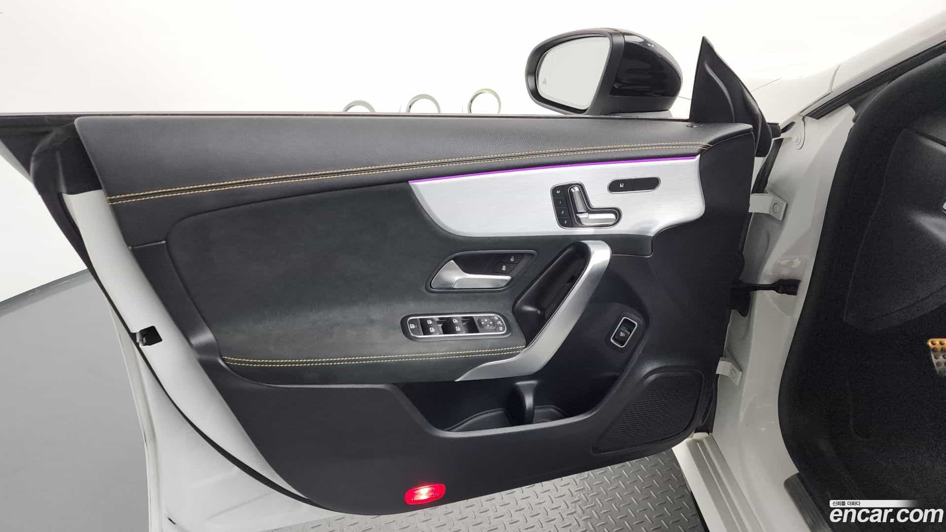 CLA-Class Mercedes-Benz 2021.9-INNER-034