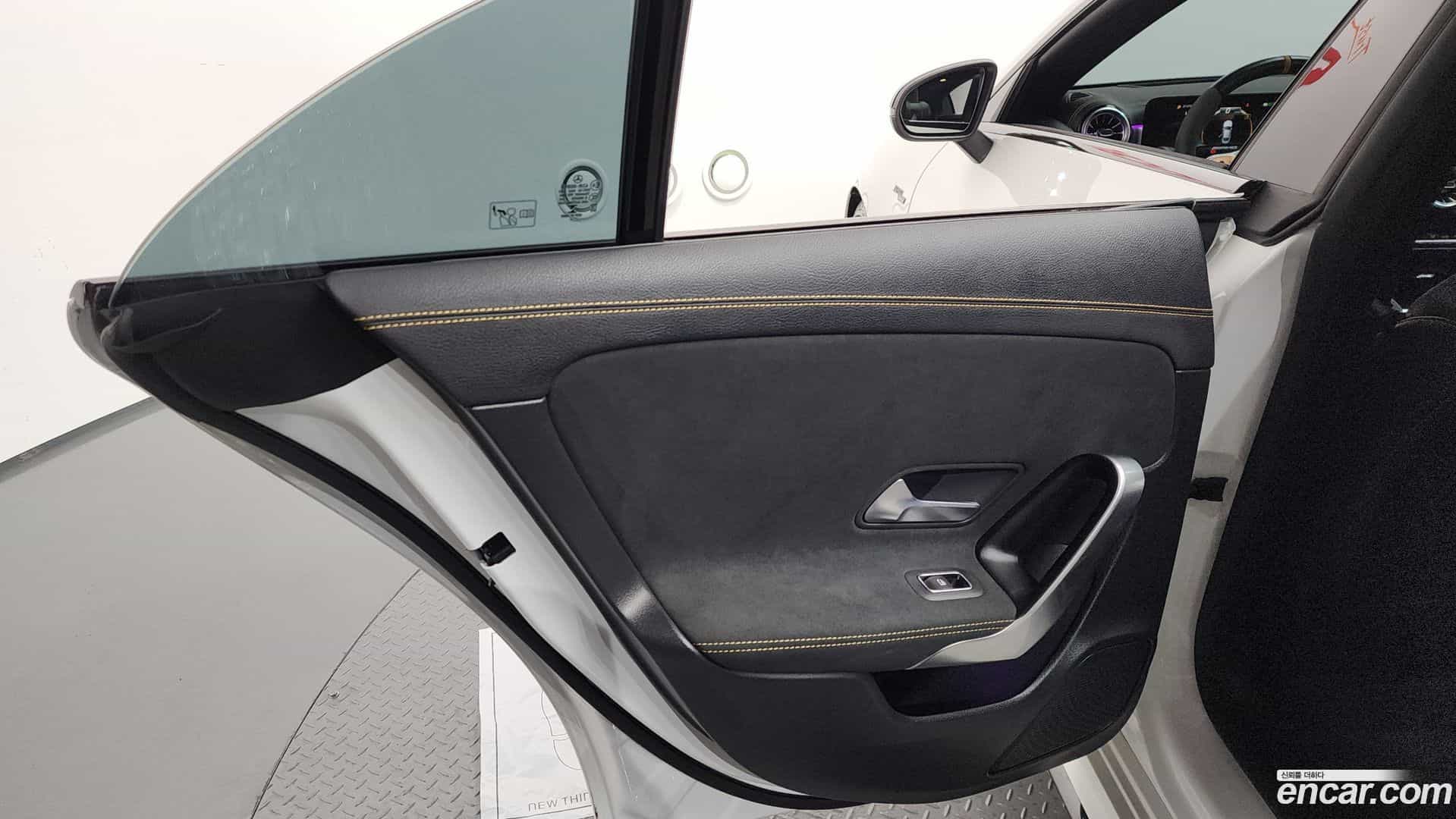 CLA-Class Mercedes-Benz 2021.9-INNER-035
