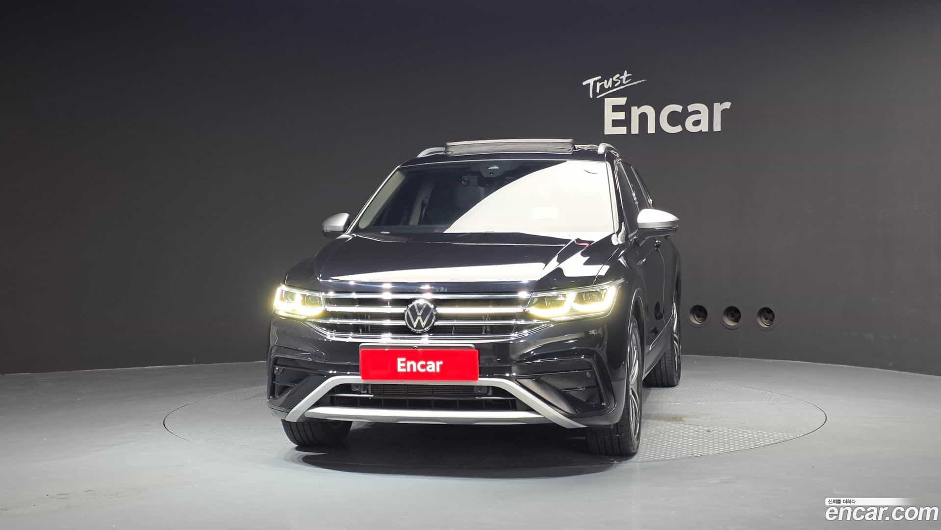 Tiguan Volkswagen 2022.10-OUTER-003