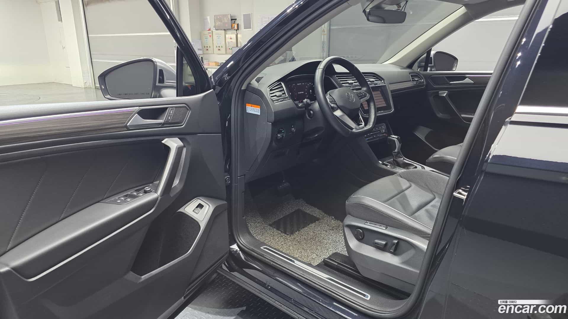 Tiguan Volkswagen 2022.10-INNER-010
