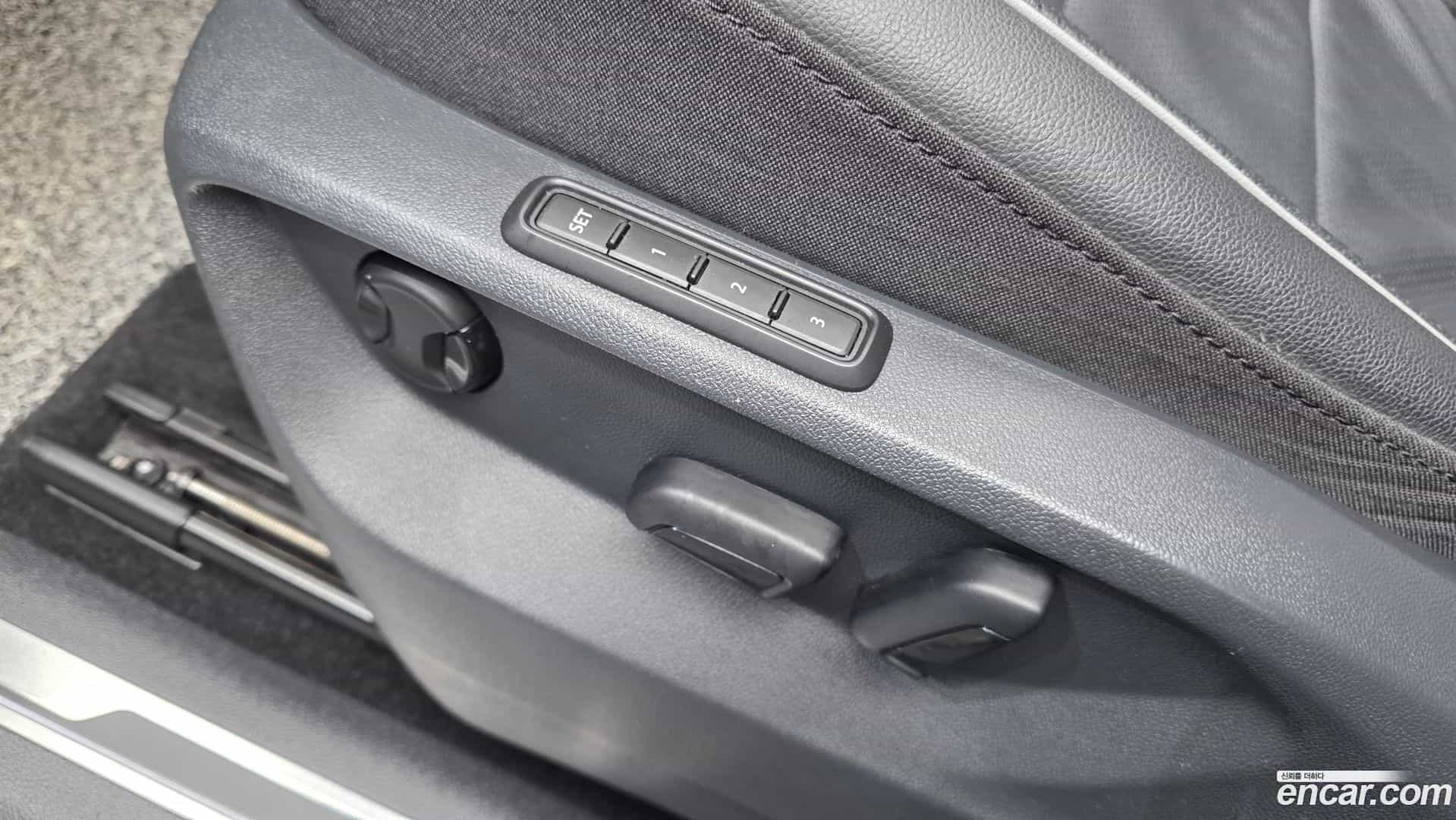 Tiguan Volkswagen 2022.10-OPTION-024