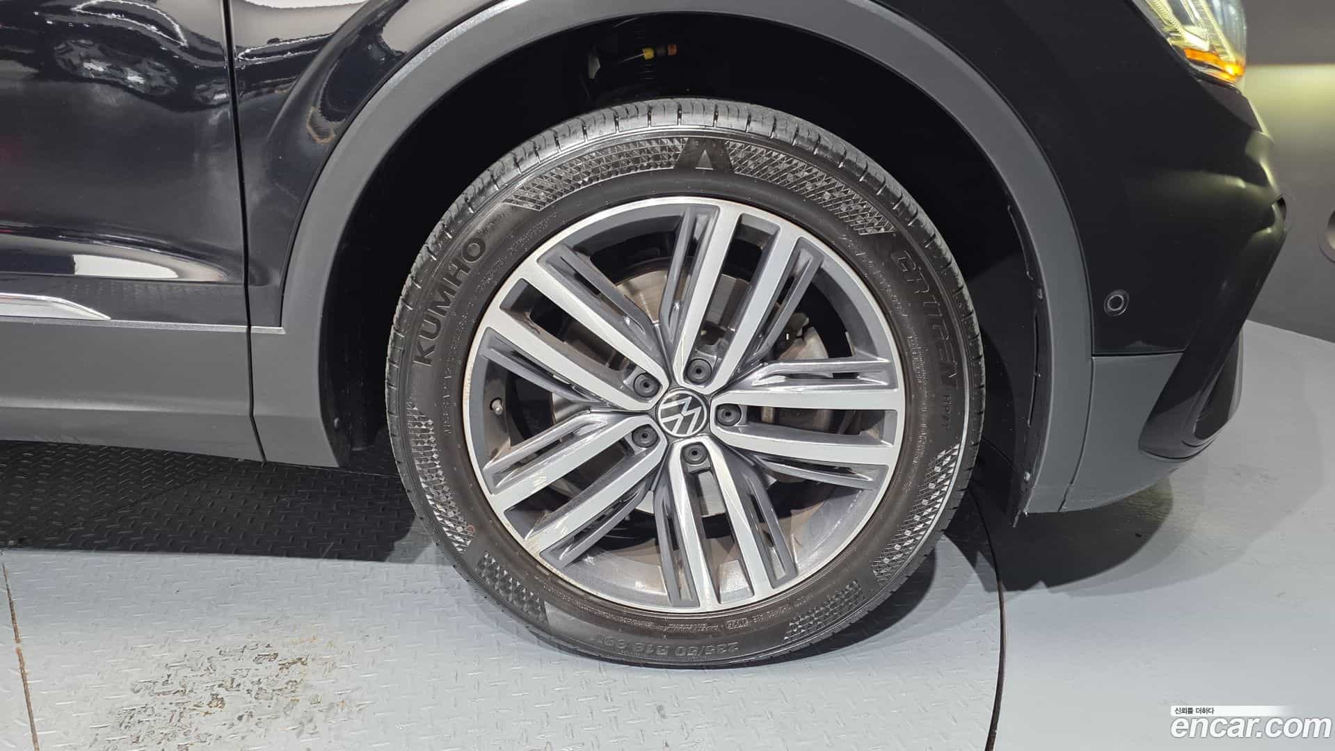 Tiguan Volkswagen 2022.10-OUTER-031