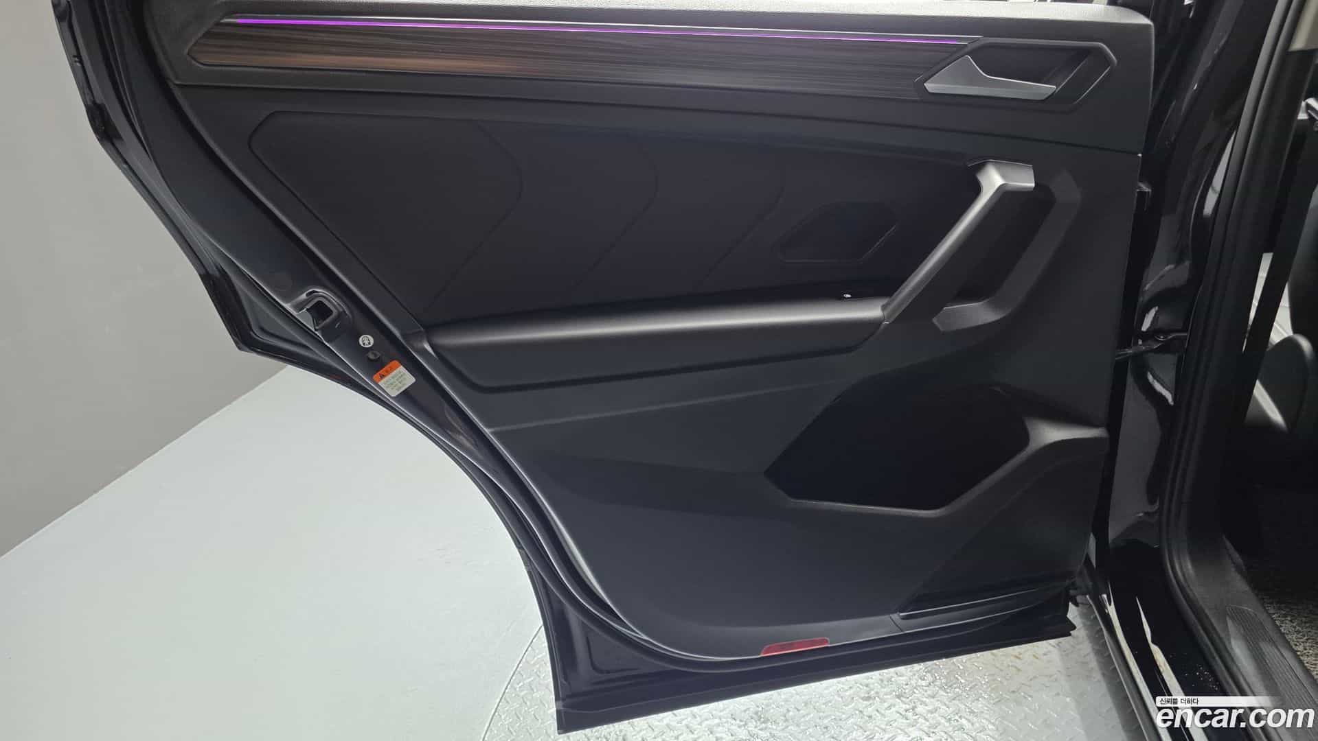 Tiguan Volkswagen 2022.10-INNER-035