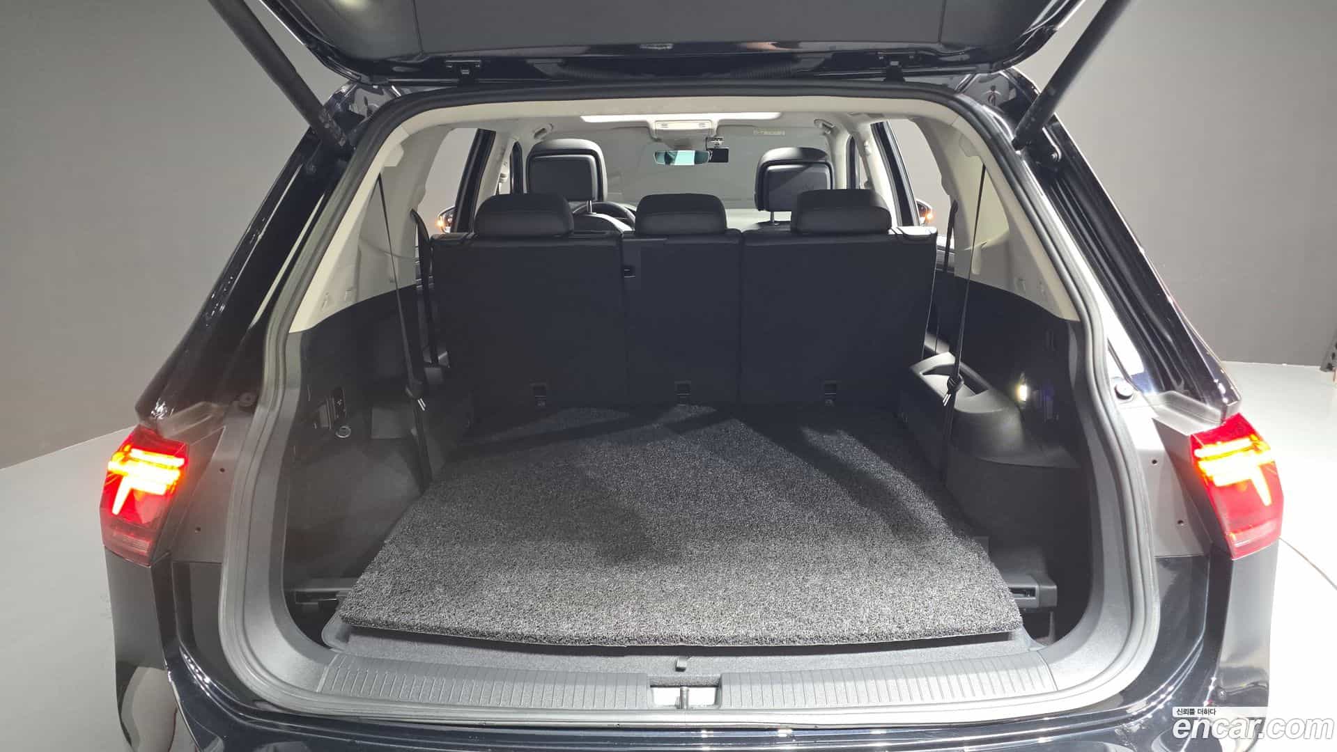 Tiguan Volkswagen 2022.10-OPTION-041