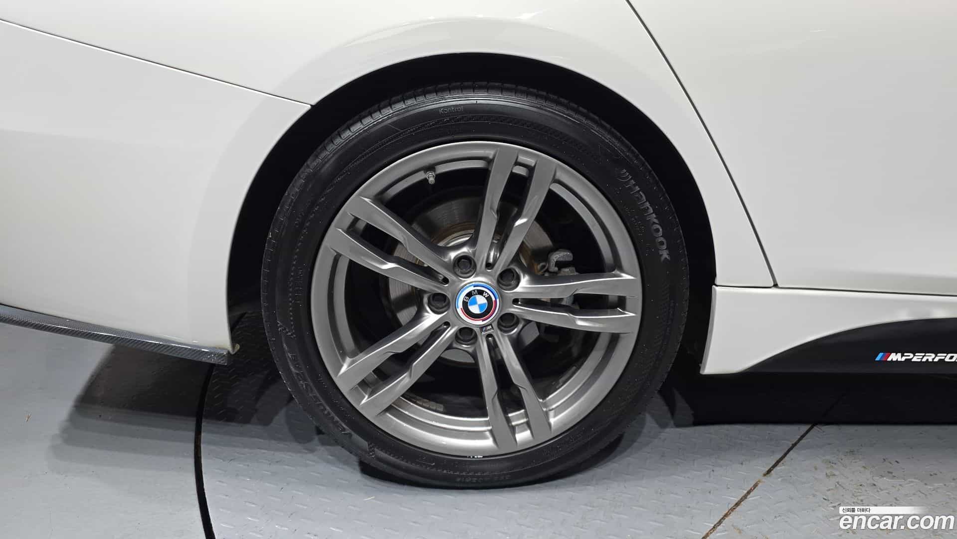 3-Series BMW 2017.5-OUTER-005