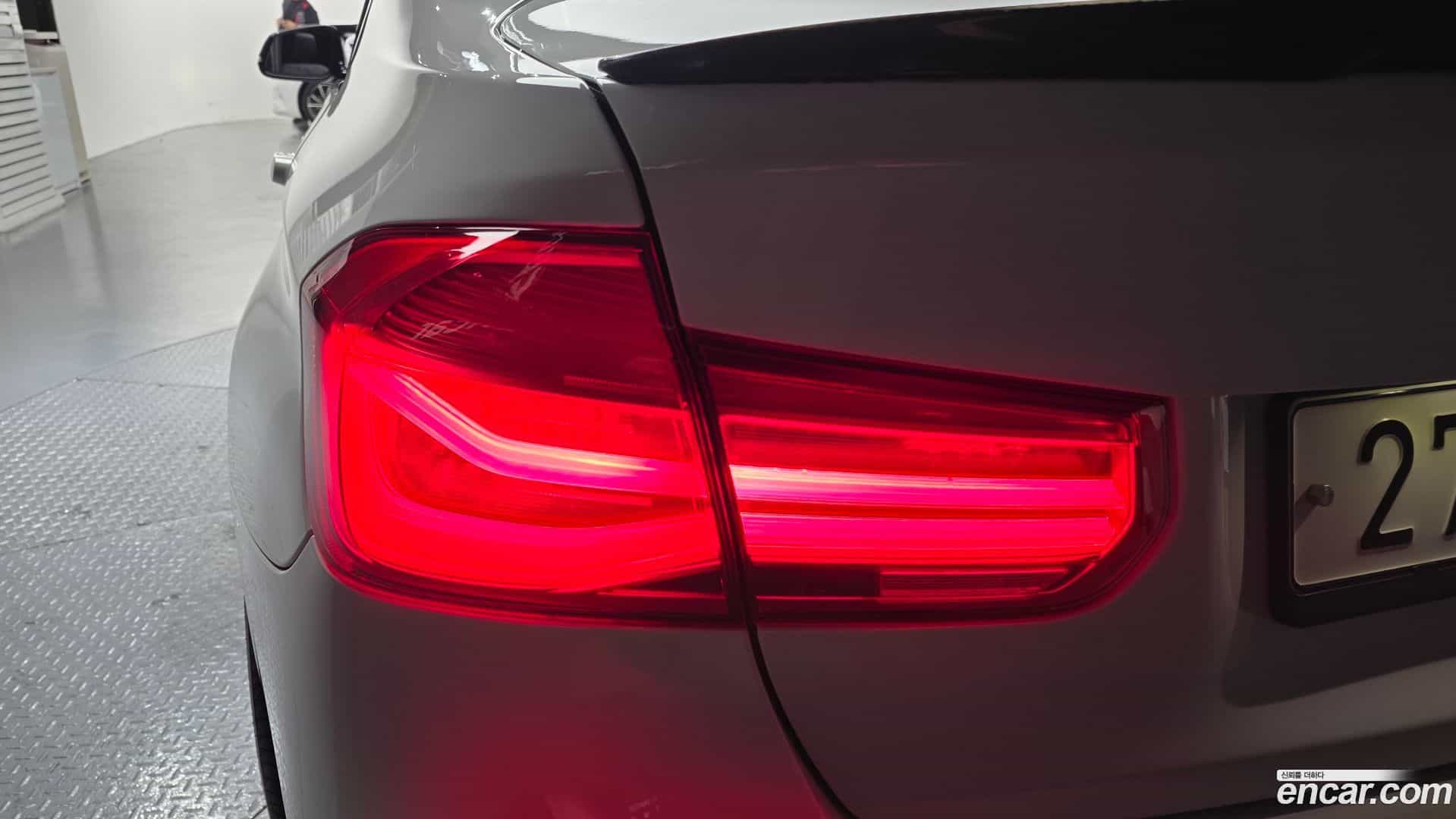 3-Series BMW 2017.5-OUTER-033