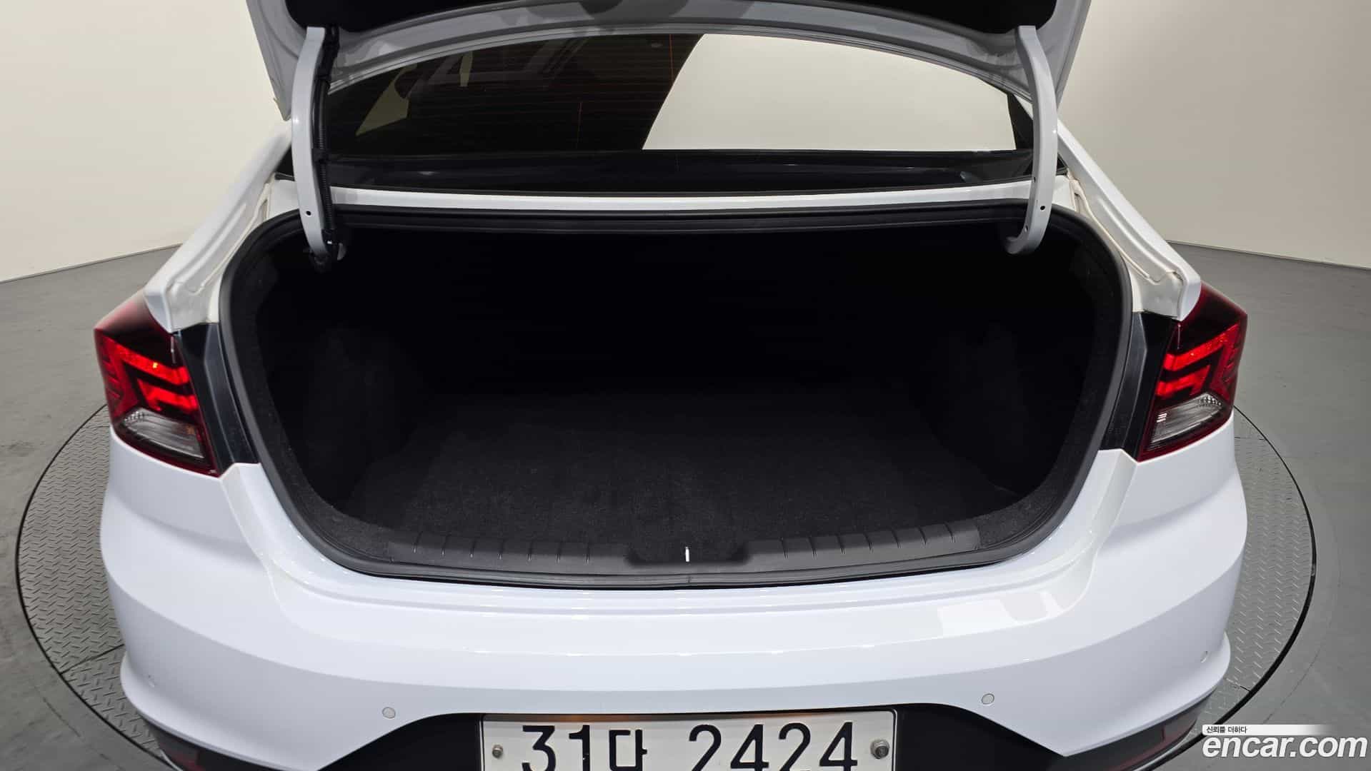 AVANTE Hyundai 2019.3-OPTION-022