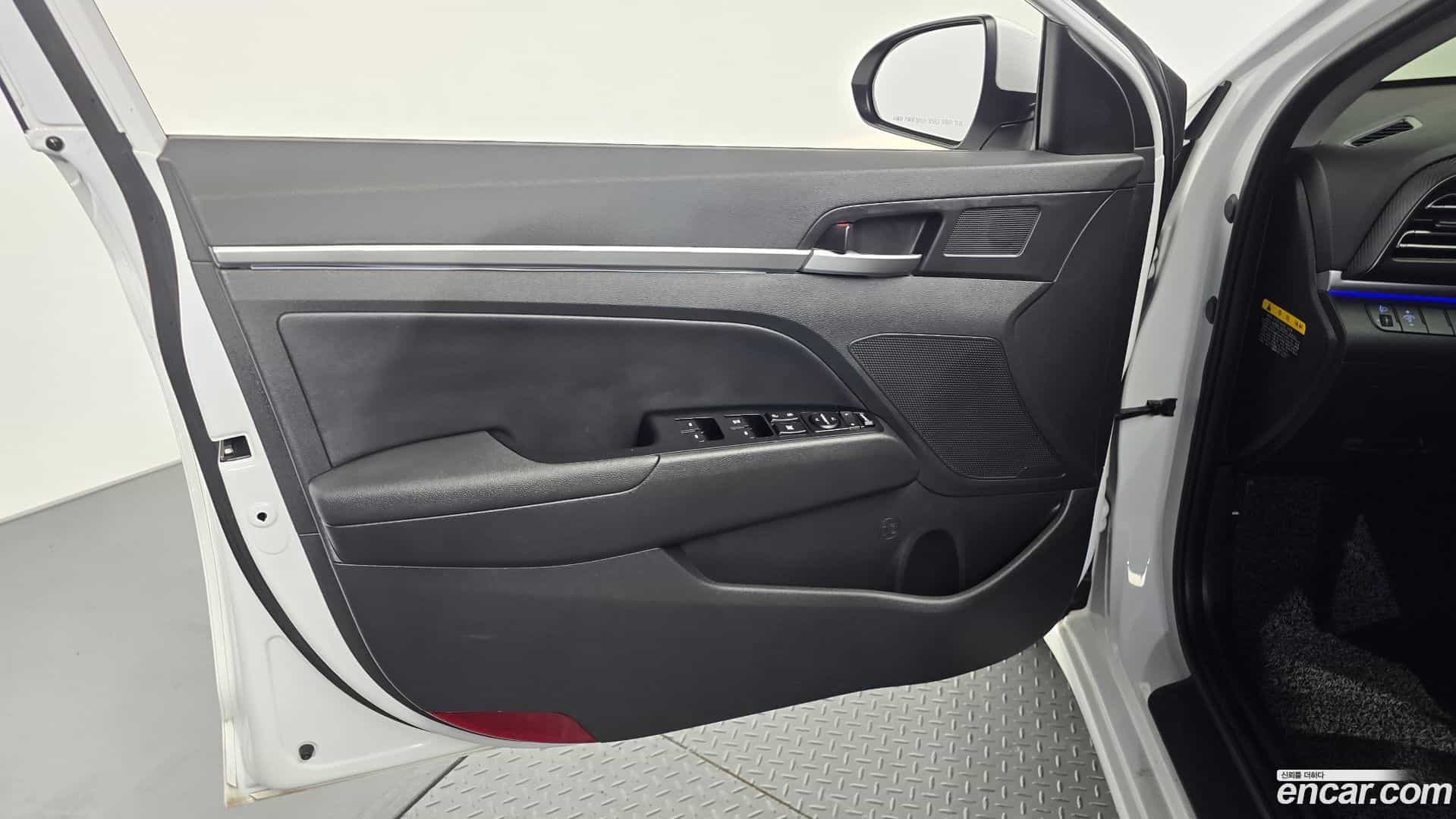 AVANTE Hyundai 2019.3-INNER-034