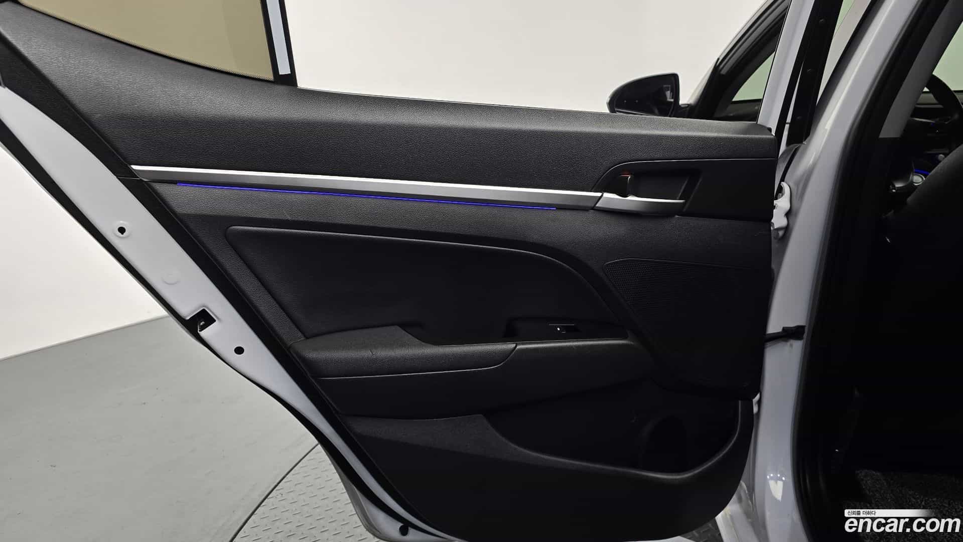 AVANTE Hyundai 2019.3-INNER-035