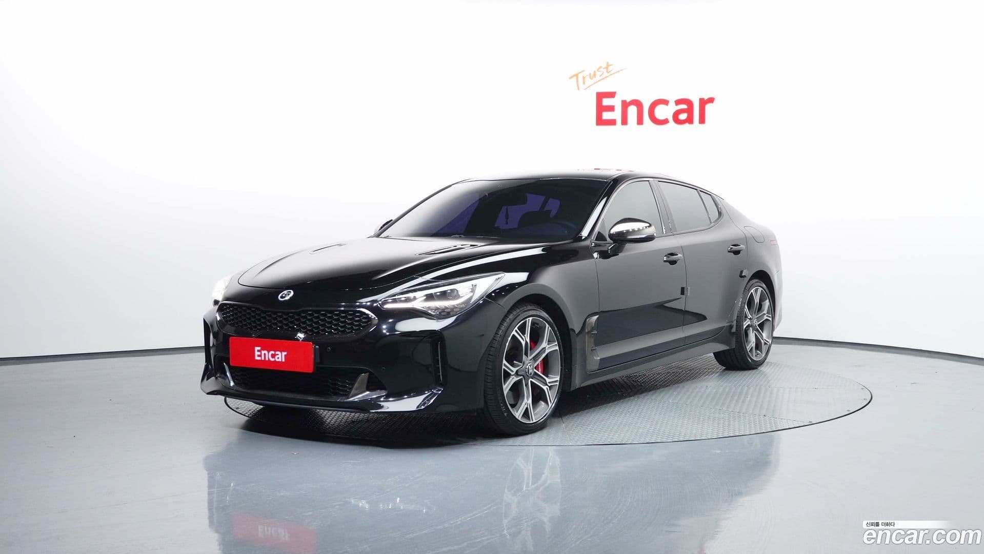 Main__Slider__Photo:Stinger Kia 2018.9-0