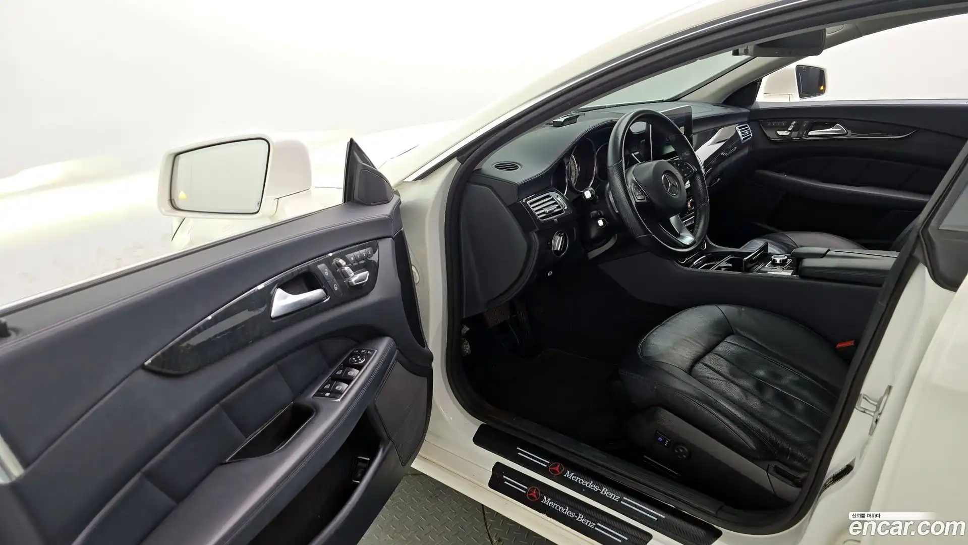 CLS-Class Mercedes-Benz 2015.8-INNER-010