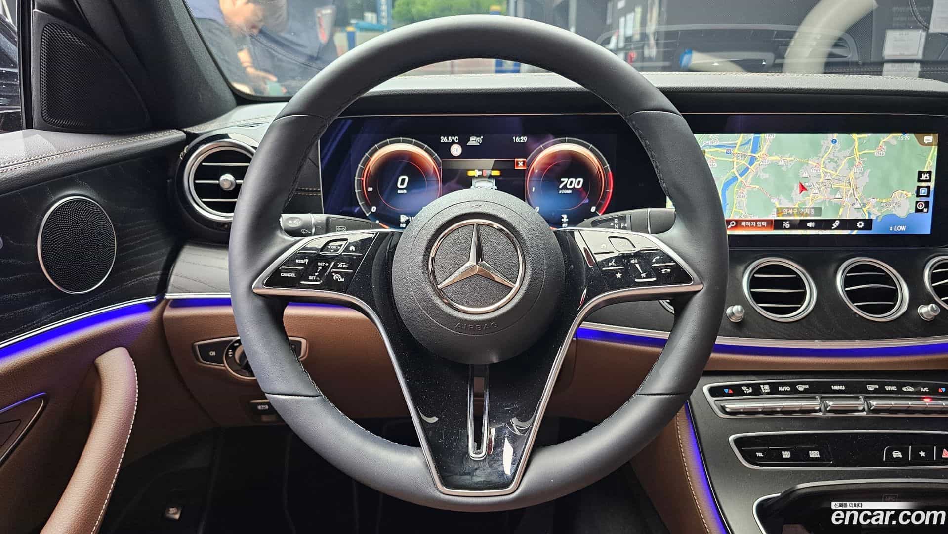 E-Class Mercedes-Benz 2023.8-OPTION-017