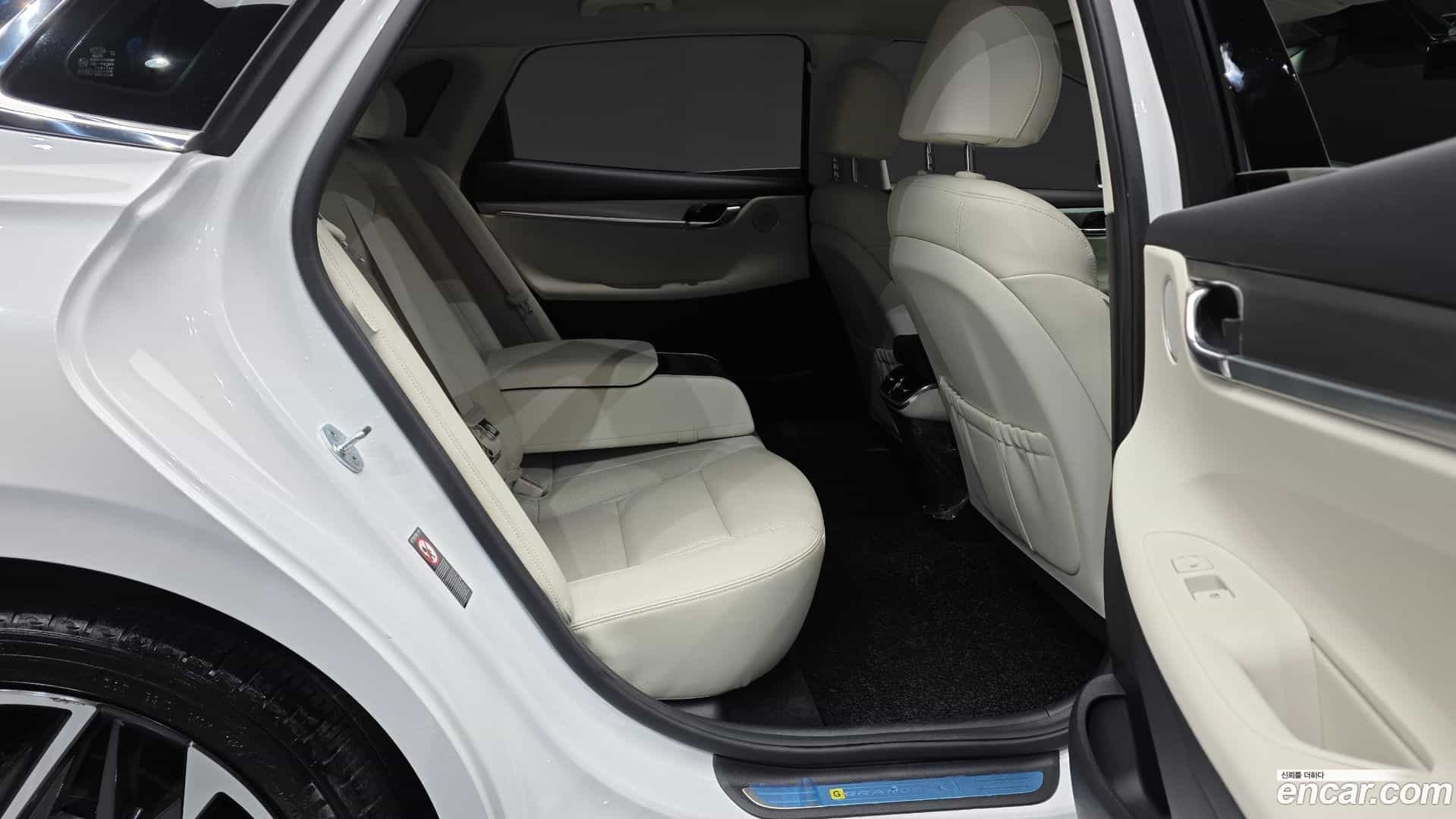 Grandeur Hyundai 2022.4-OPTION-015