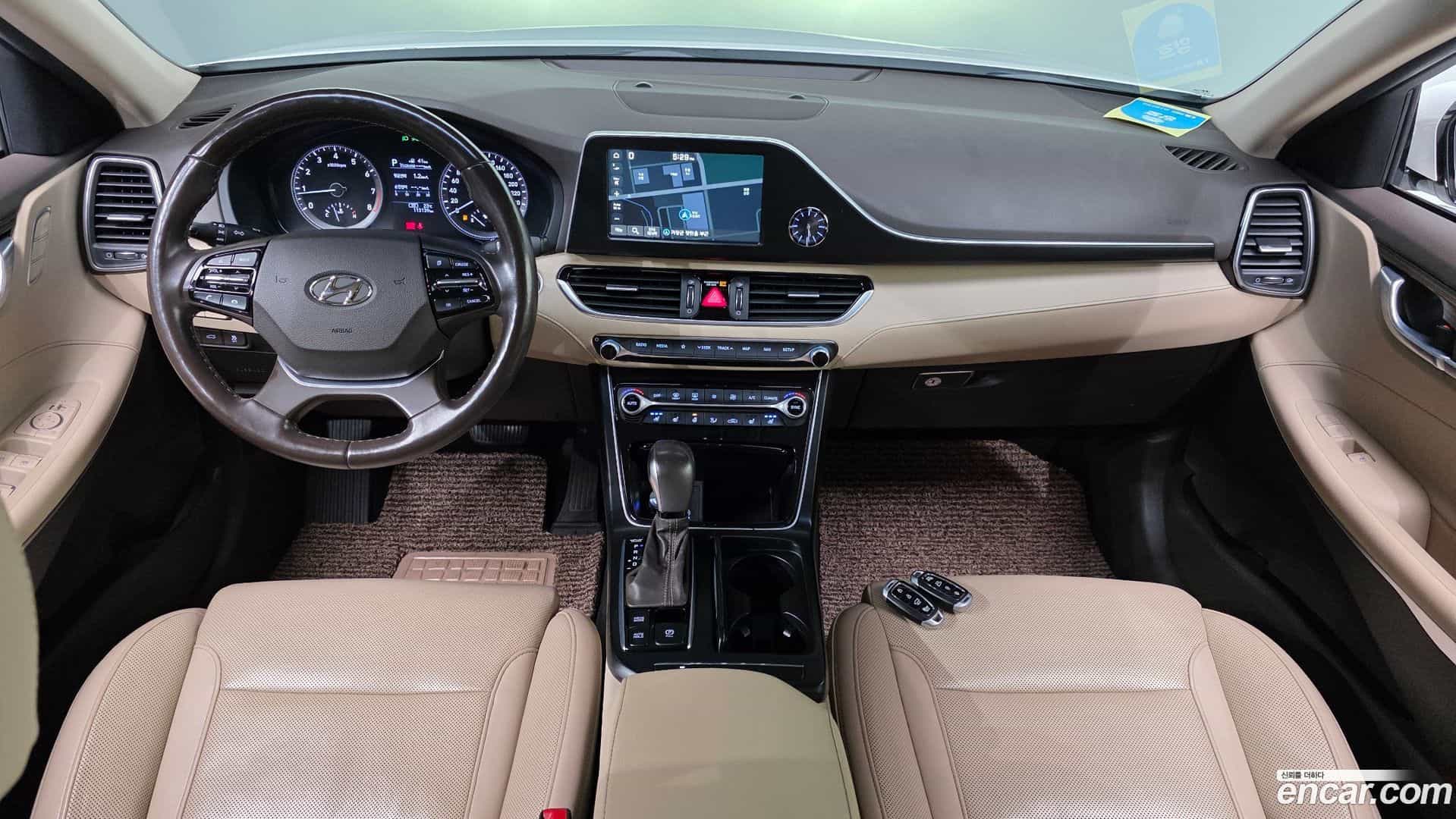 Grandeur Hyundai 2018.0-INNER-007