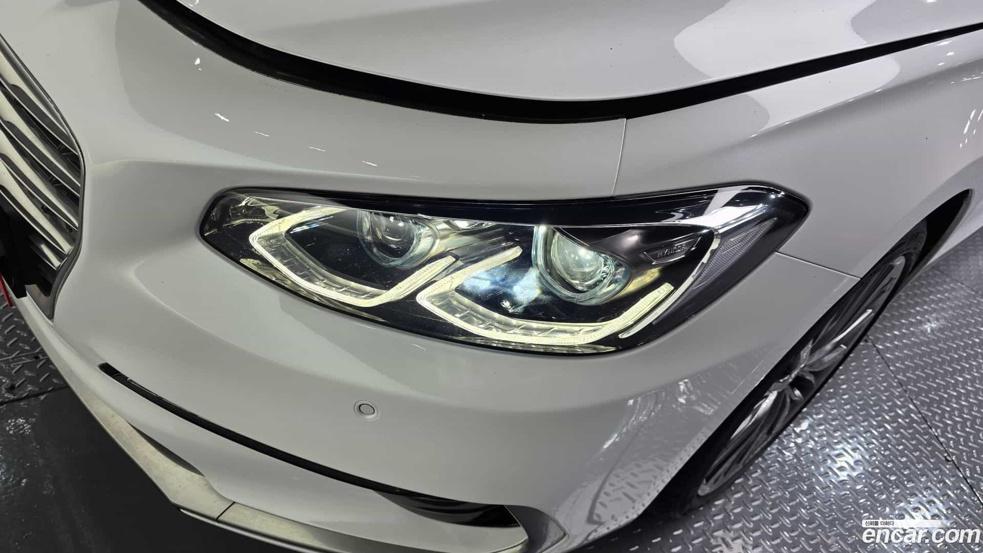 Grandeur Hyundai 2018.0-OUTER-032