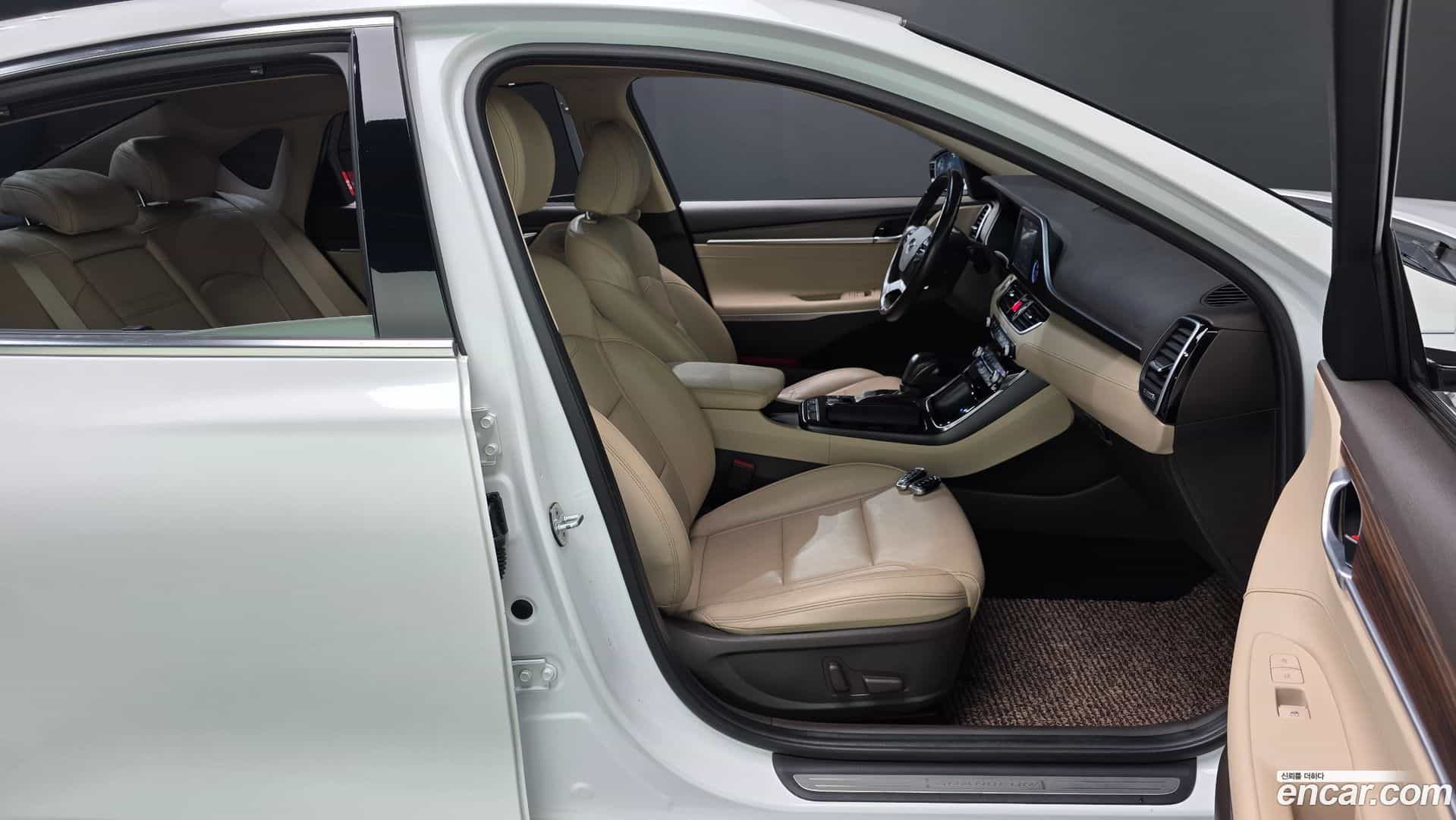 Grandeur Hyundai 2018.0-INNER-036