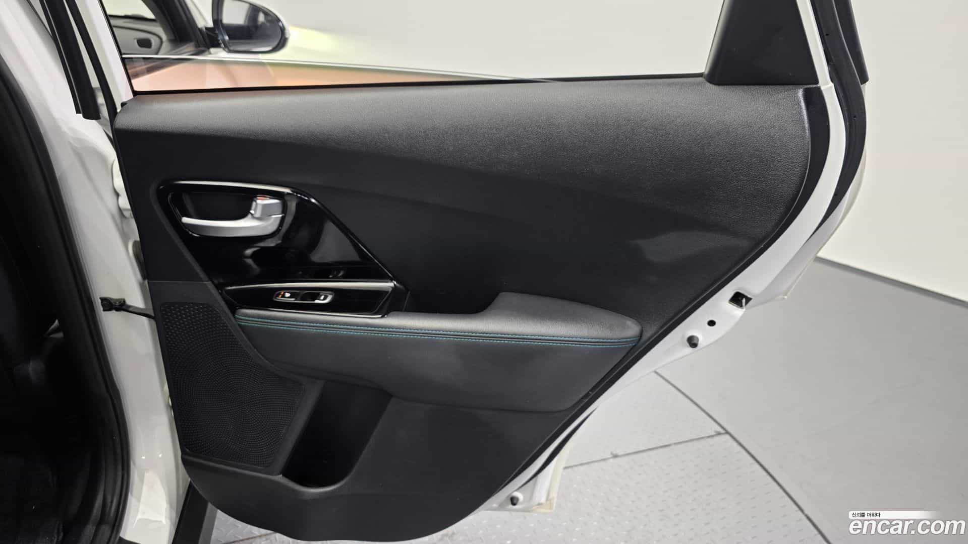 Niro Kia 2020.4-INNER-035
