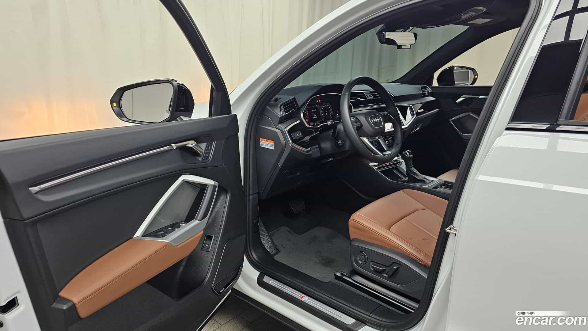 Q3 Audi 2025.7-INNER-010
