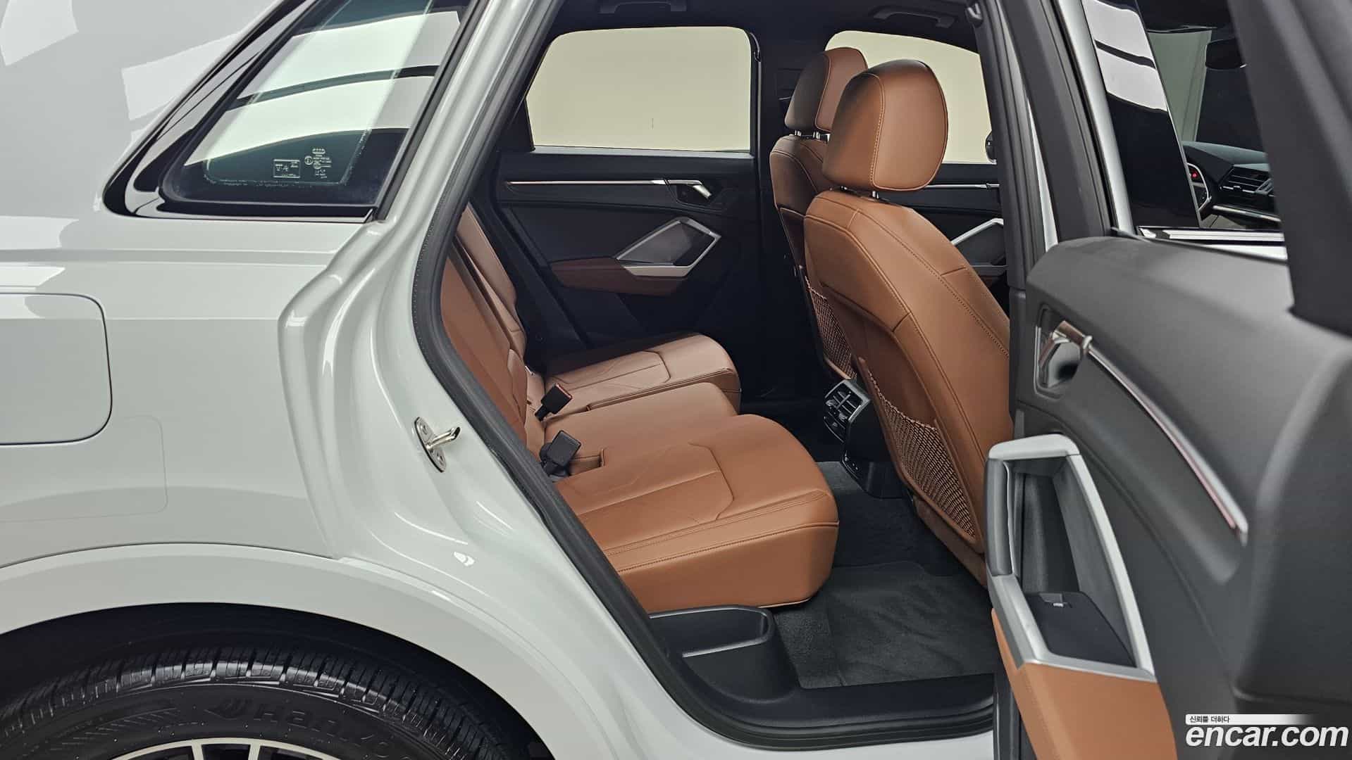 Q3 Audi 2025.7-OPTION-015