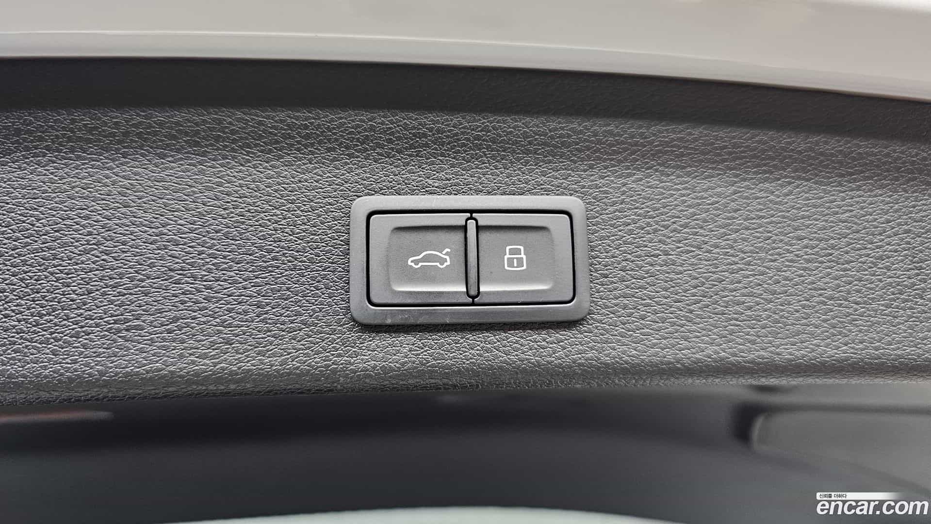 Q3 Audi 2025.7-OPTION-021
