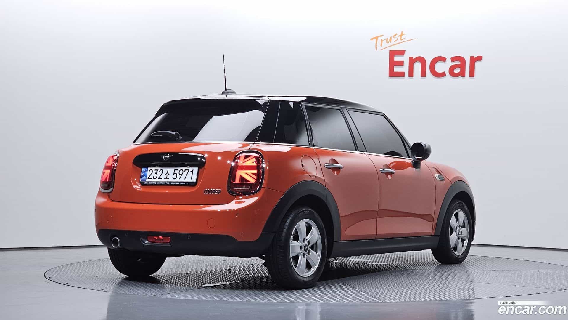 Cooper Mini 2021.4-OUTER-002
