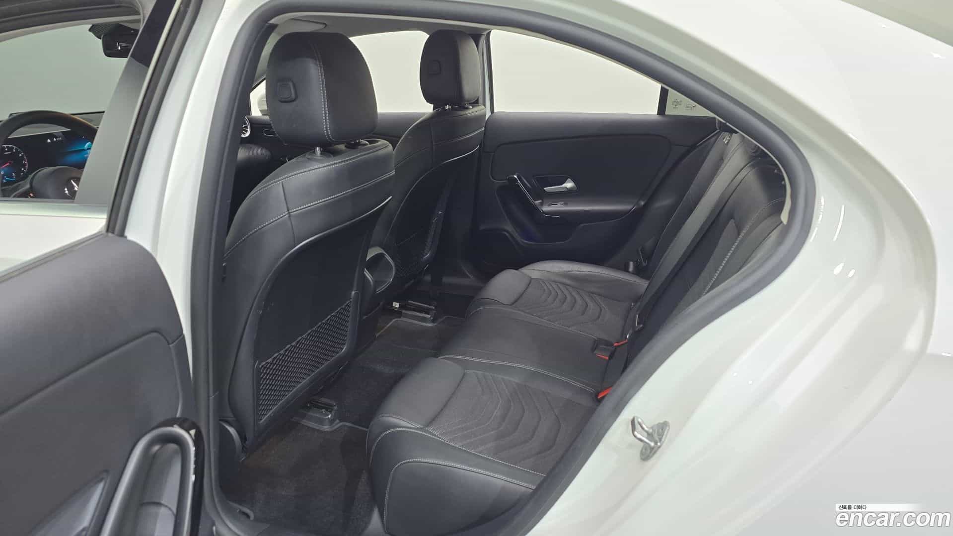 A-Class Mercedes-Benz 2020.2-OPTION-015