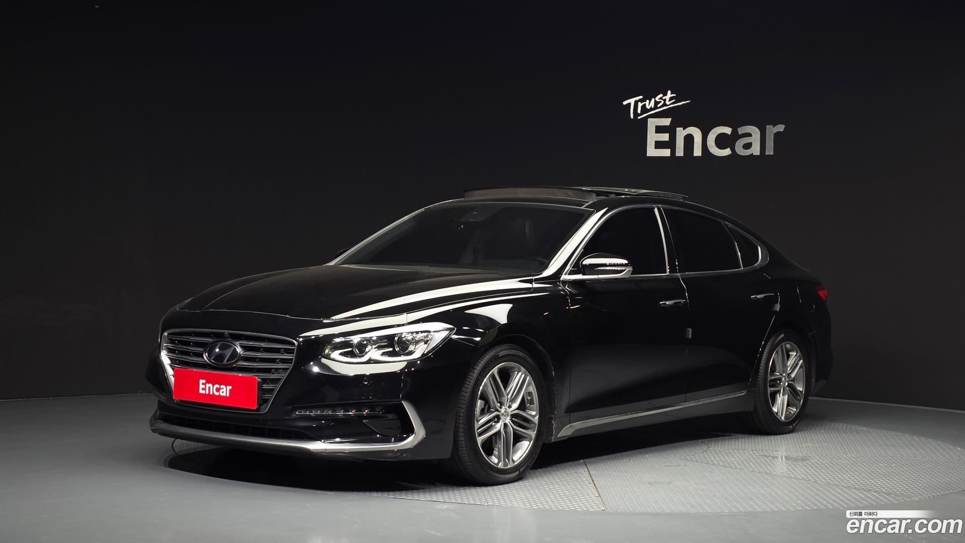 Main__Slider__Photo:Grandeur Hyundai 2018.4-0
