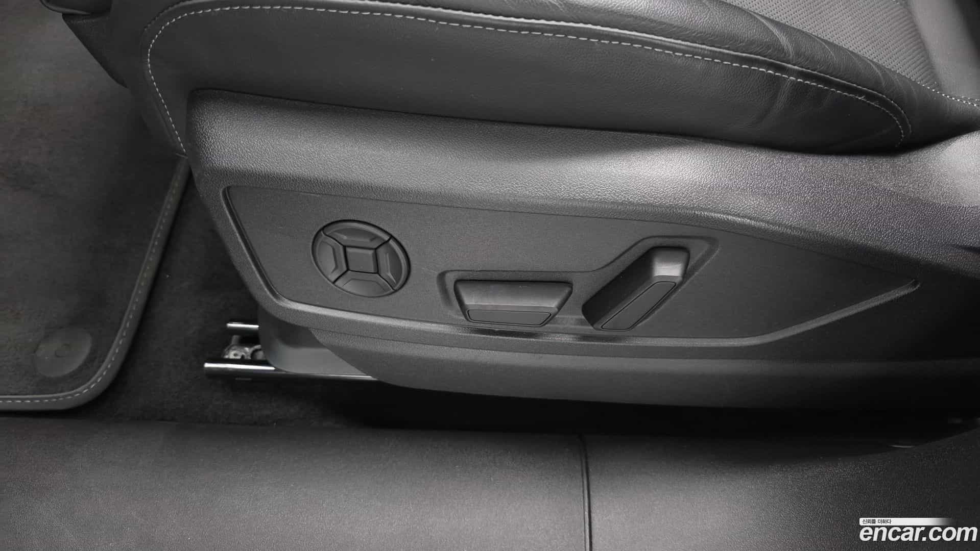 Q5 Audi 2025.5-OPTION-049