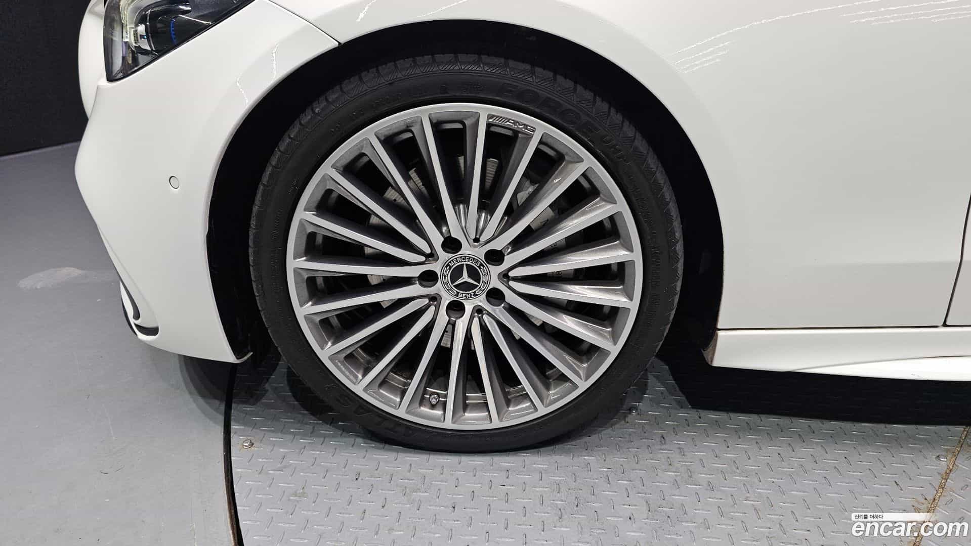 C-Class Mercedes-Benz 2023.4-OUTER-005