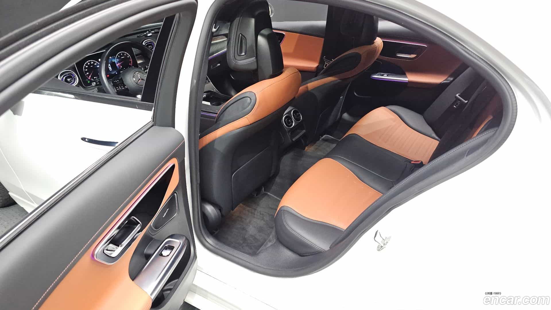 C-Class Mercedes-Benz 2023.4-INNER-036