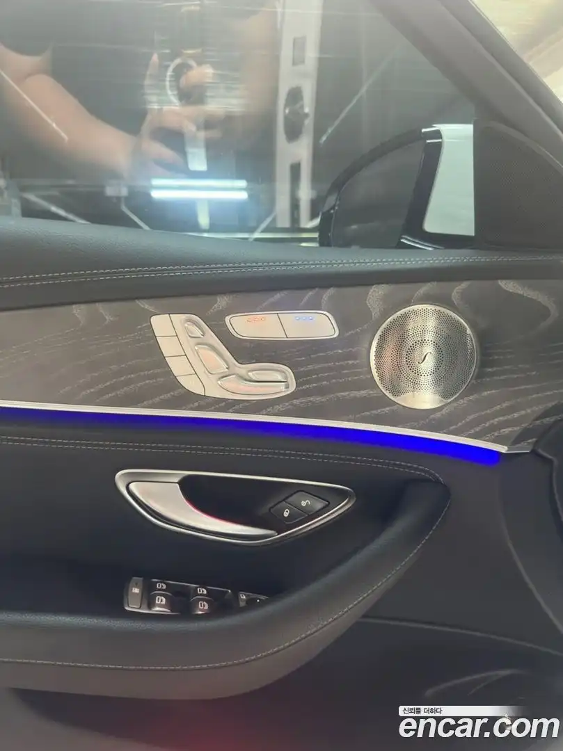 E-Class Mercedes-Benz 2022.5-INNER-007