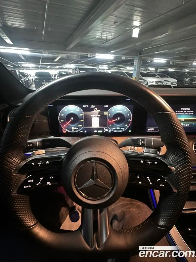 E-Class Mercedes-Benz 2022.5-OPTION-017