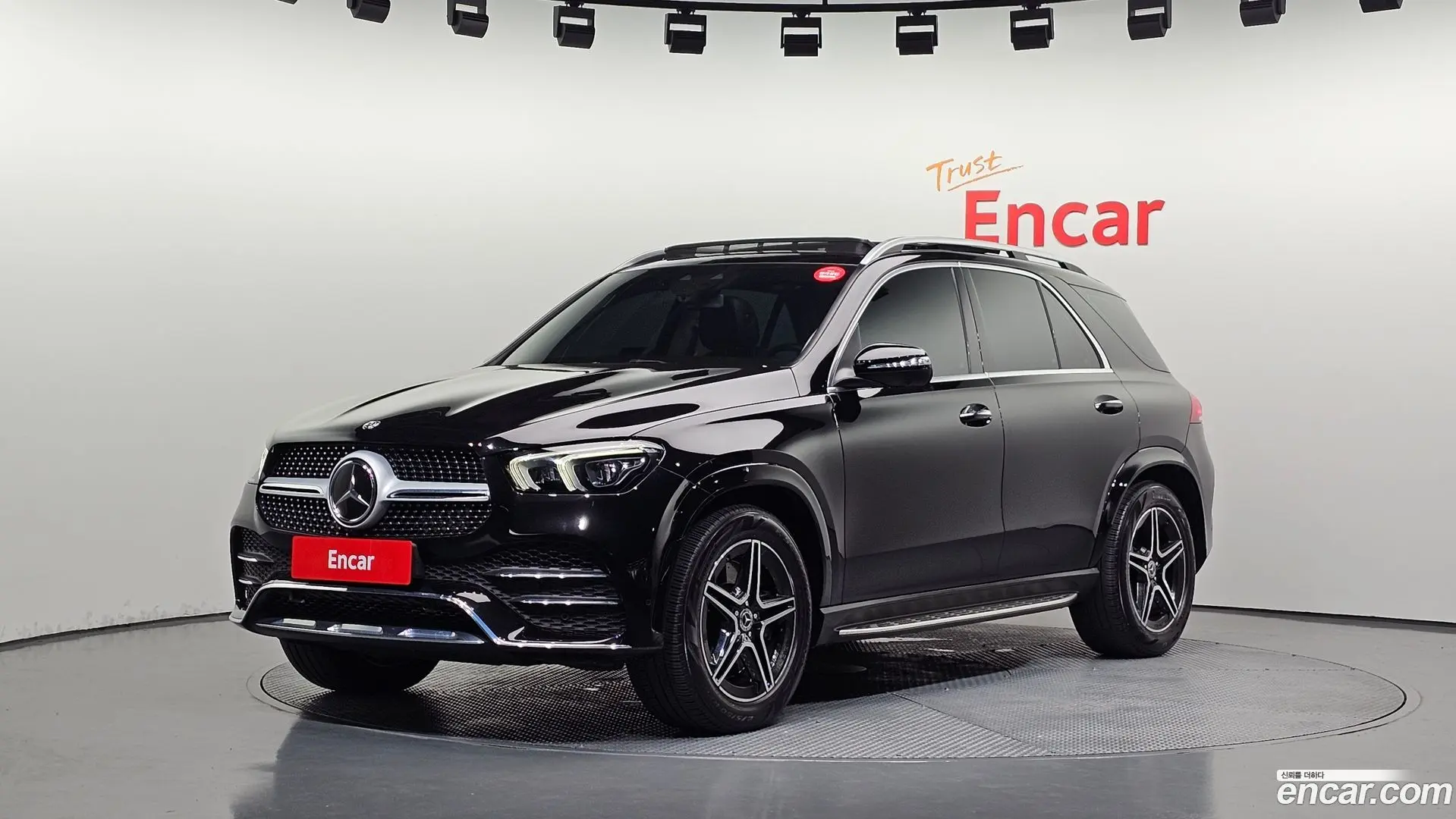 Main__Slider__Photo:GLE-Class Mercedes-Benz 2020.10-0