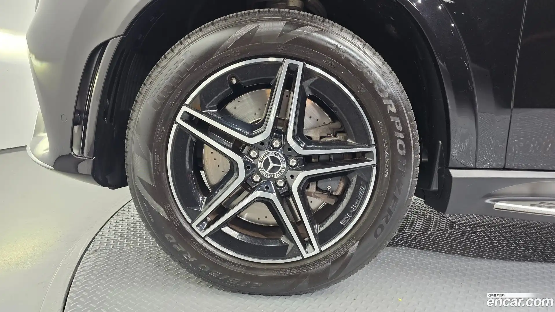 GLE-Class Mercedes-Benz 2020.10-OUTER-005