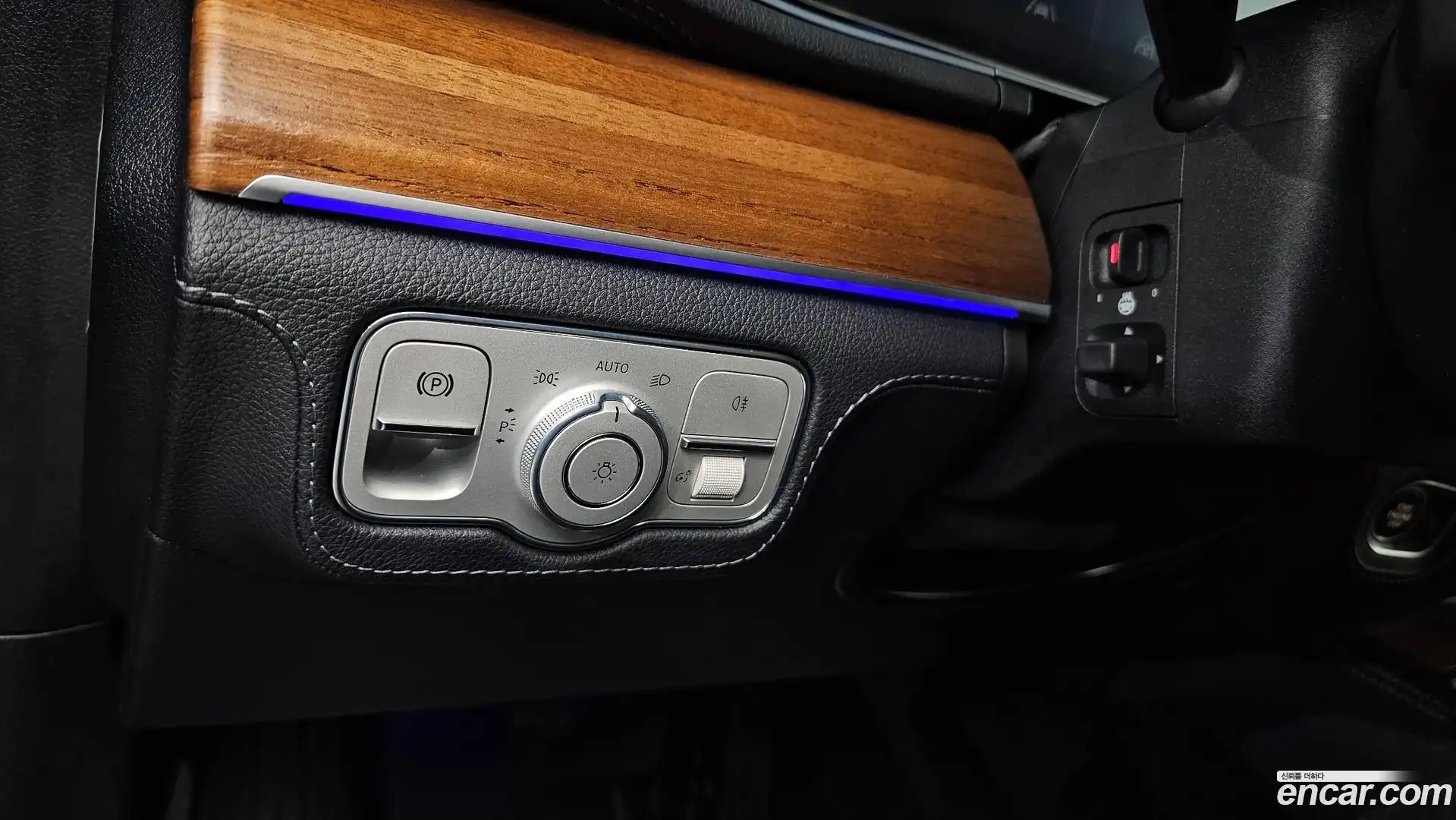 GLE-Class Mercedes-Benz 2020.10-OPTION-024