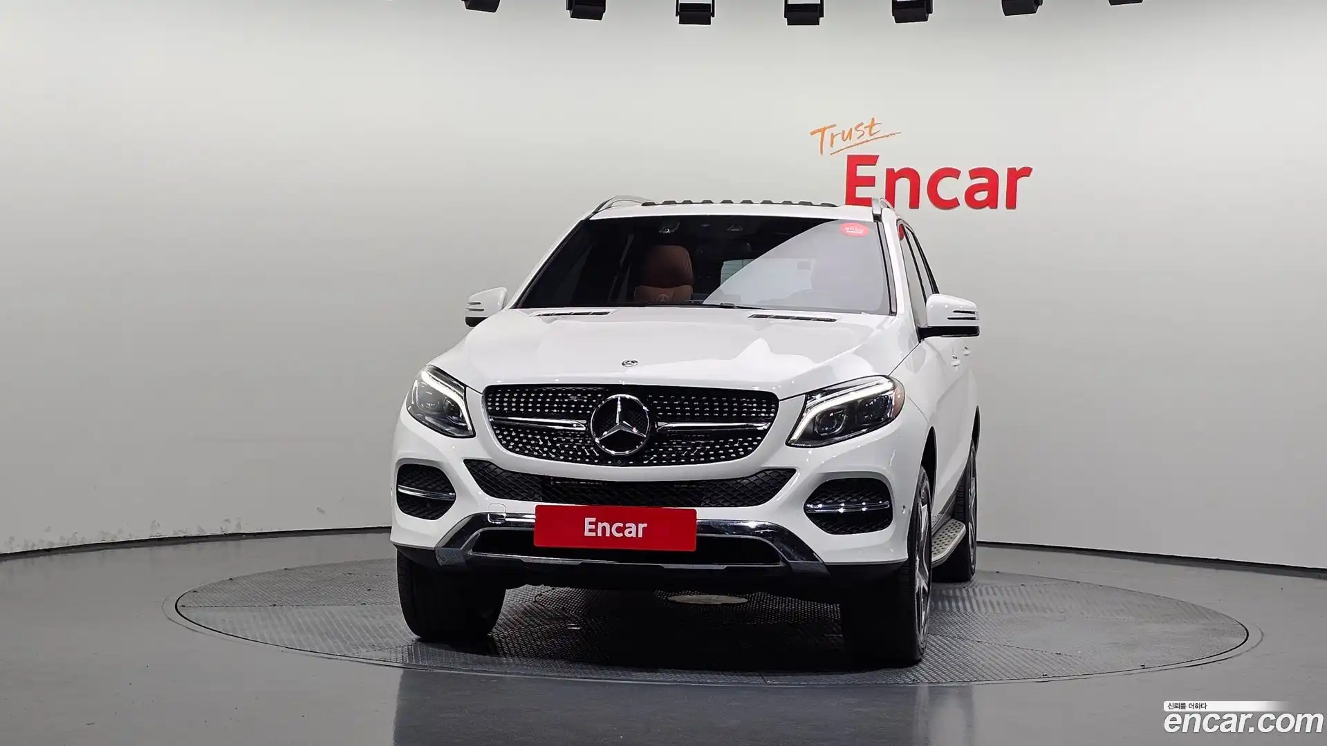 GLE-Class Mercedes-Benz 2018.9-OUTER-003