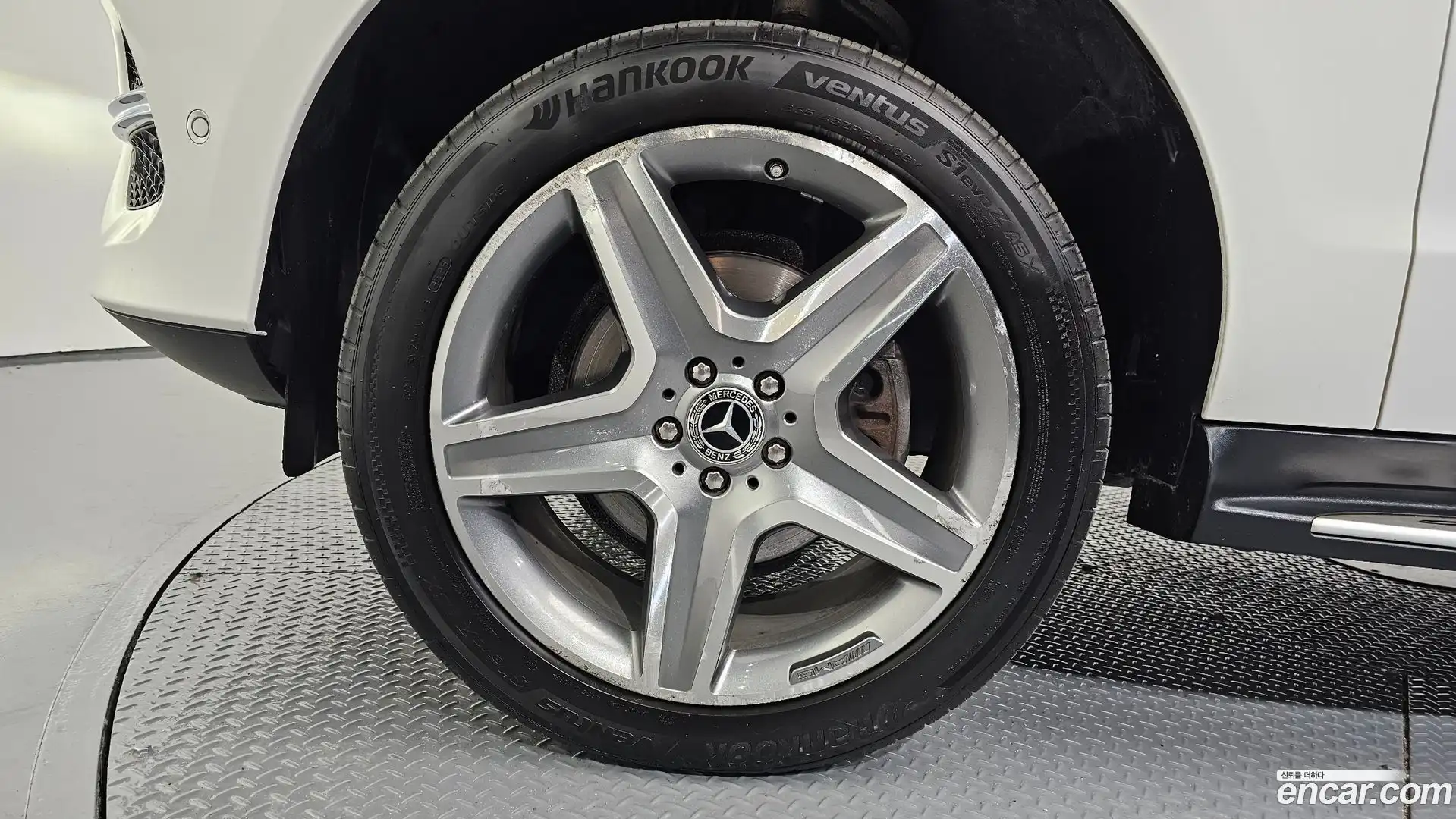 GLE-Class Mercedes-Benz 2018.9-OUTER-005