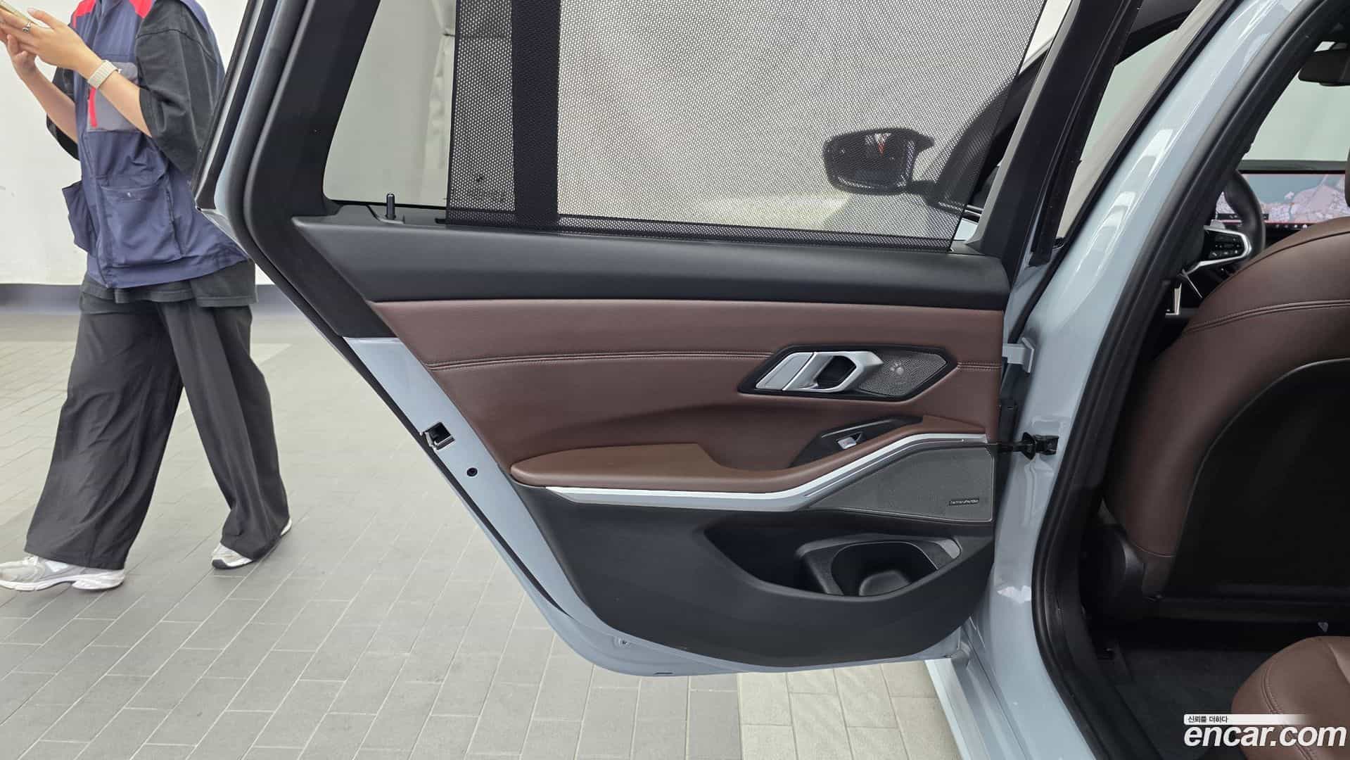 3-Series BMW 2024.10-INNER-035
