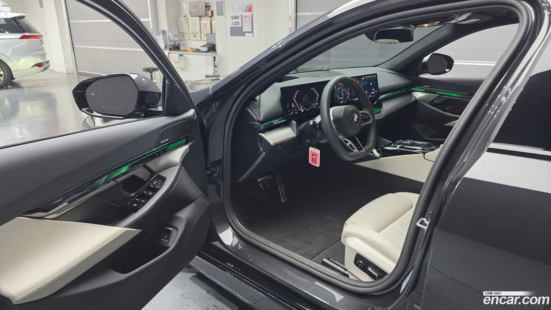 5-Series BMW 2025.9-INNER-010
