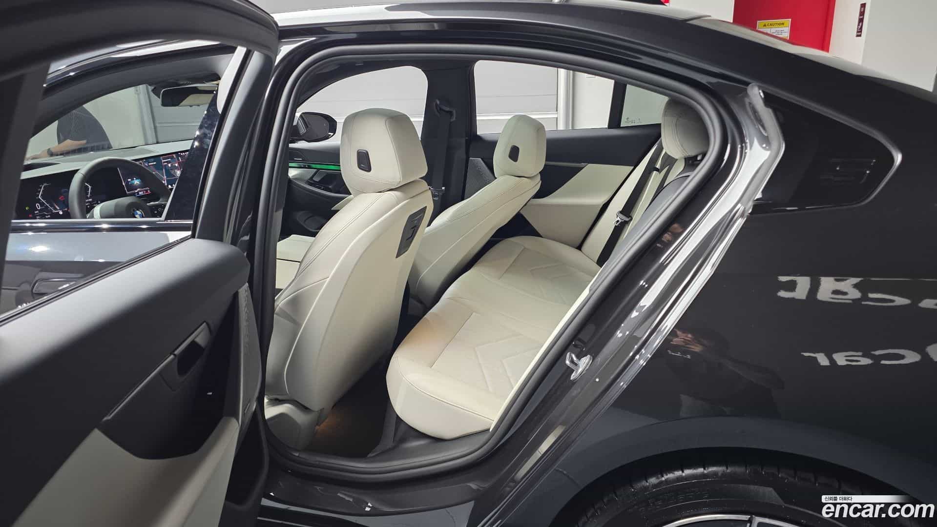 5-Series BMW 2025.9-OPTION-015