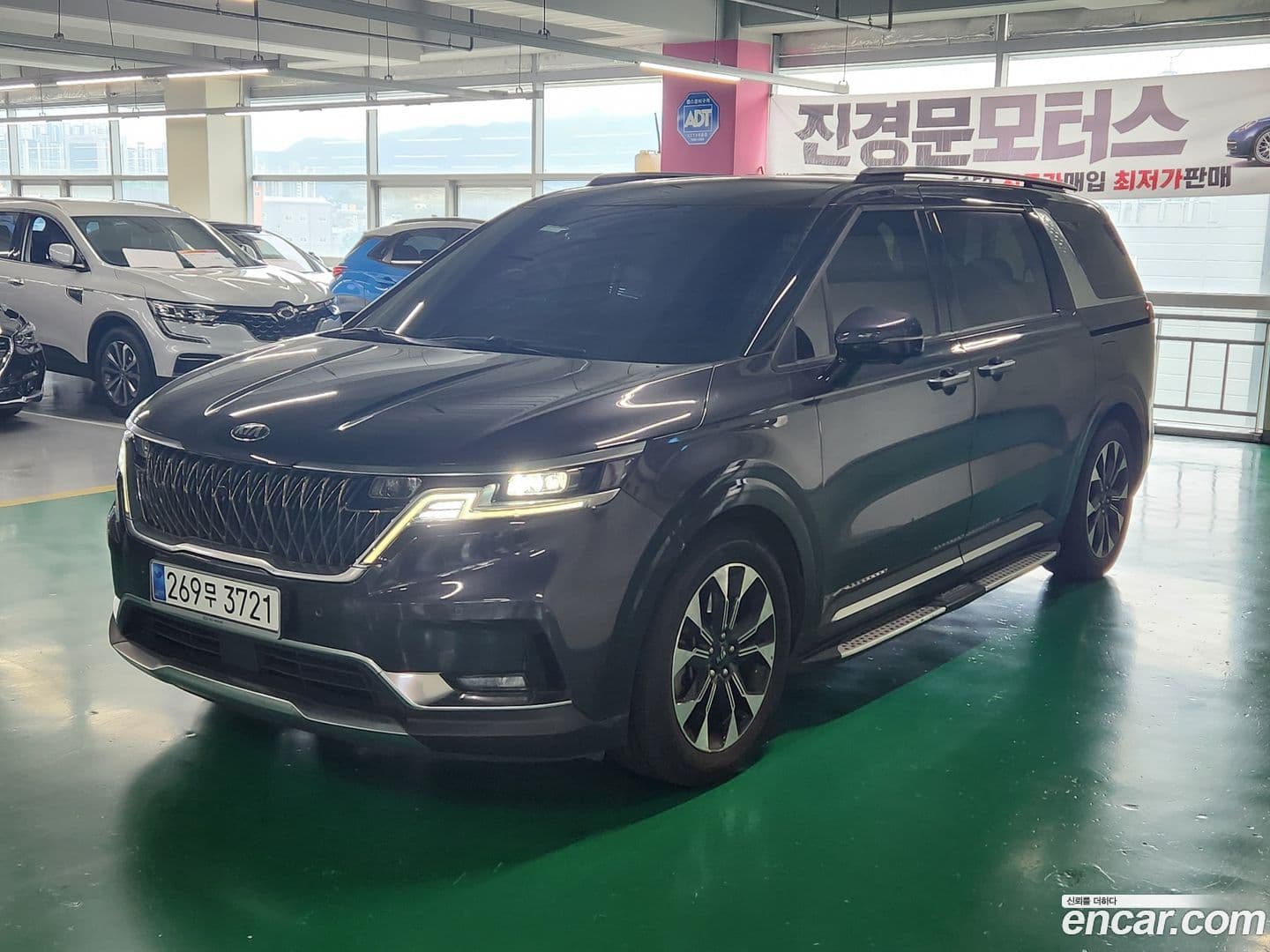 Main__Slider__Photo:Canival Kia 2021.0-0