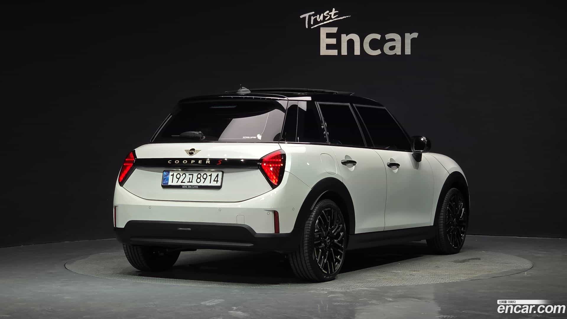Cooper Mini 2025.0-OUTER-002