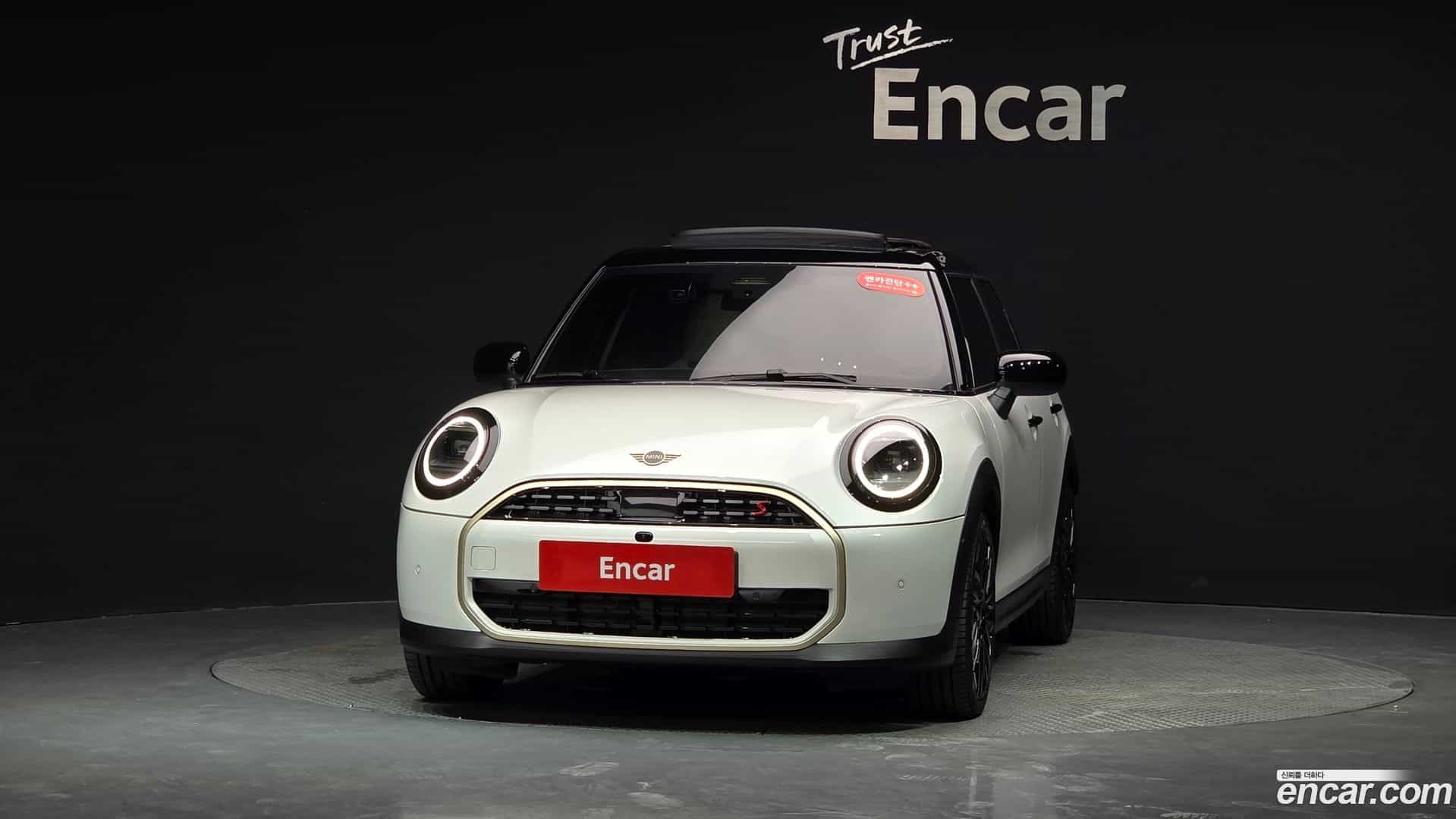 Cooper Mini 2025.0-OUTER-003