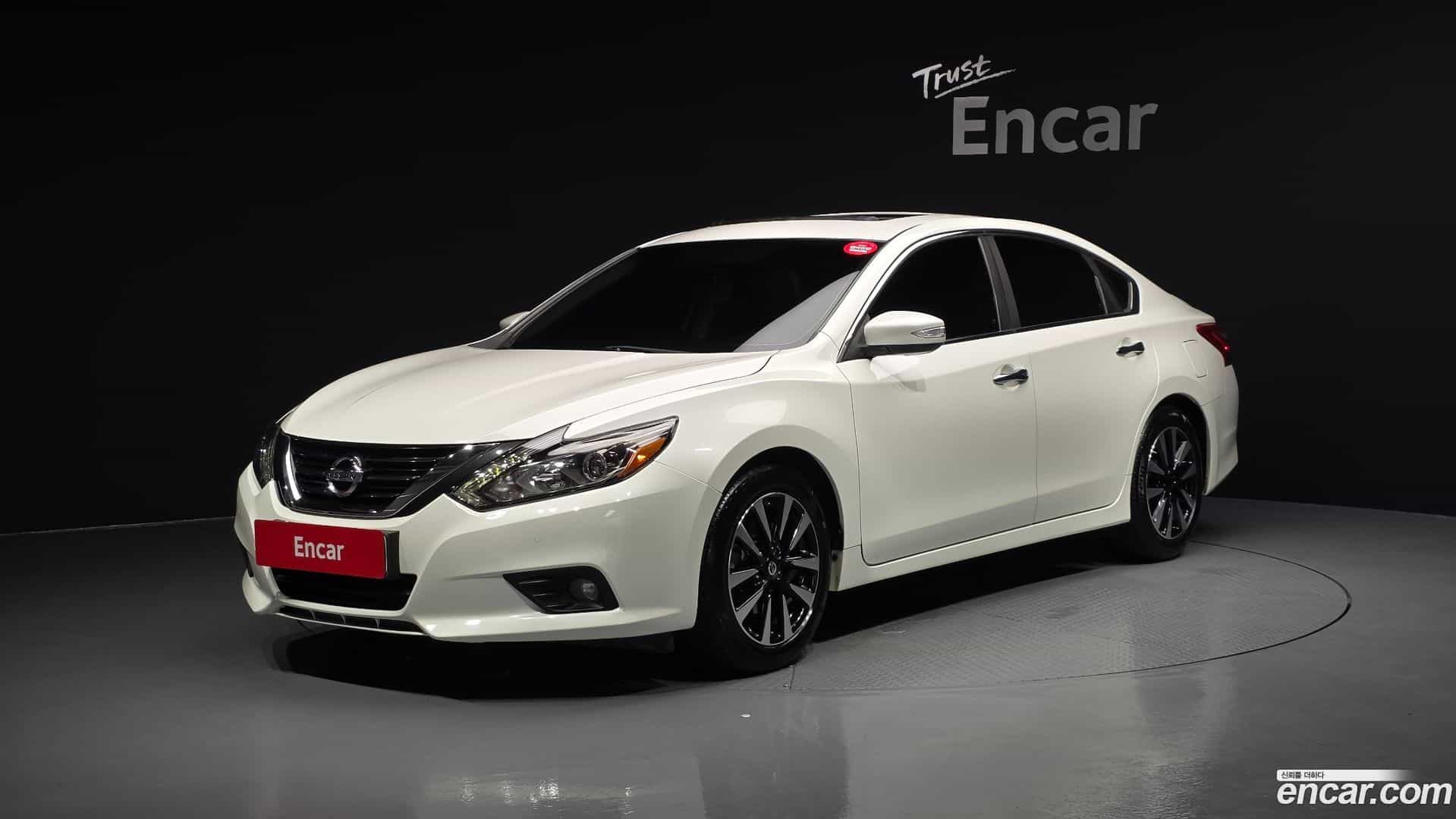 Altima Nissan 2018.7-OUTER-001