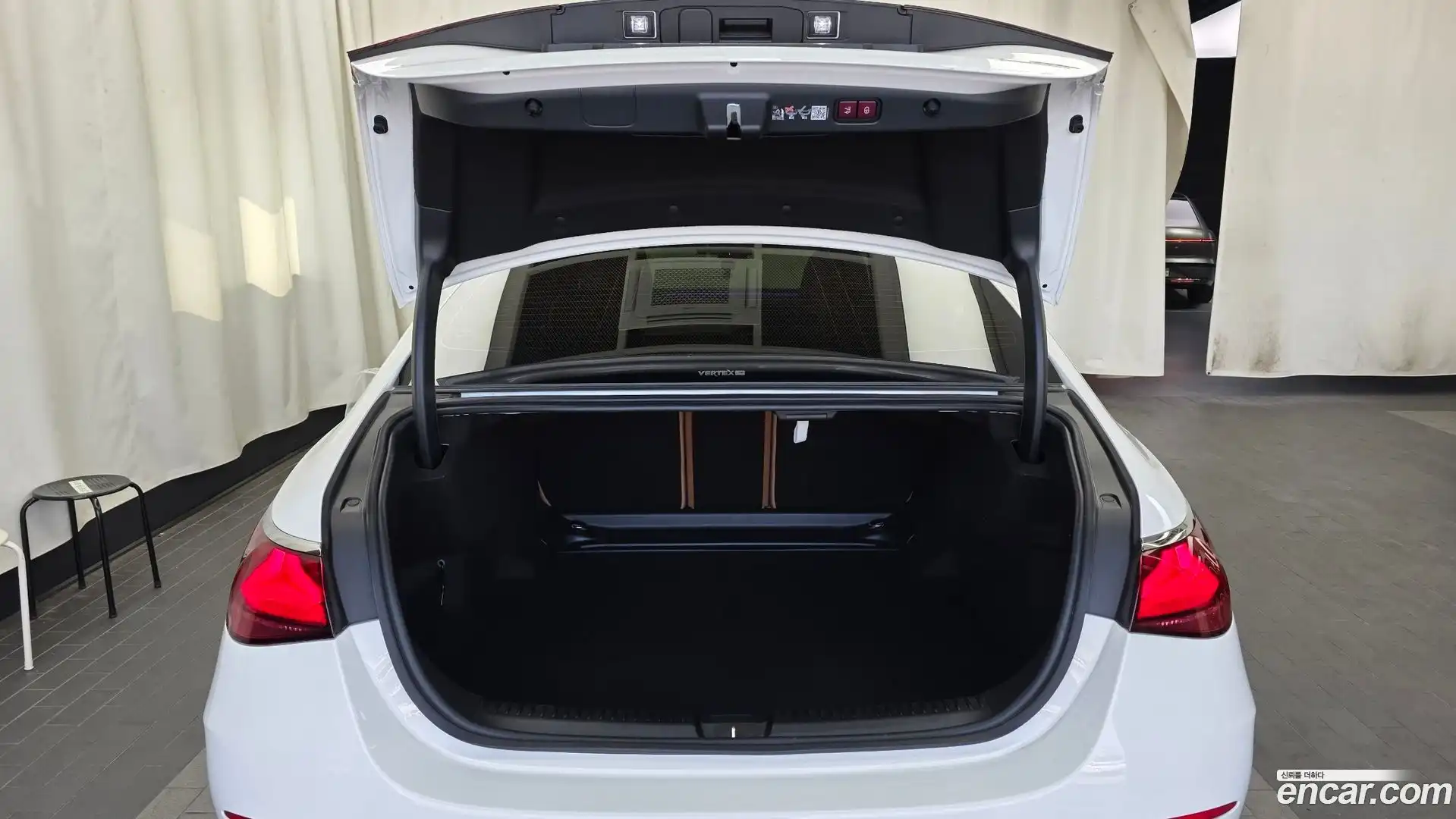 E-Class Mercedes-Benz 2025.4-OPTION-024
