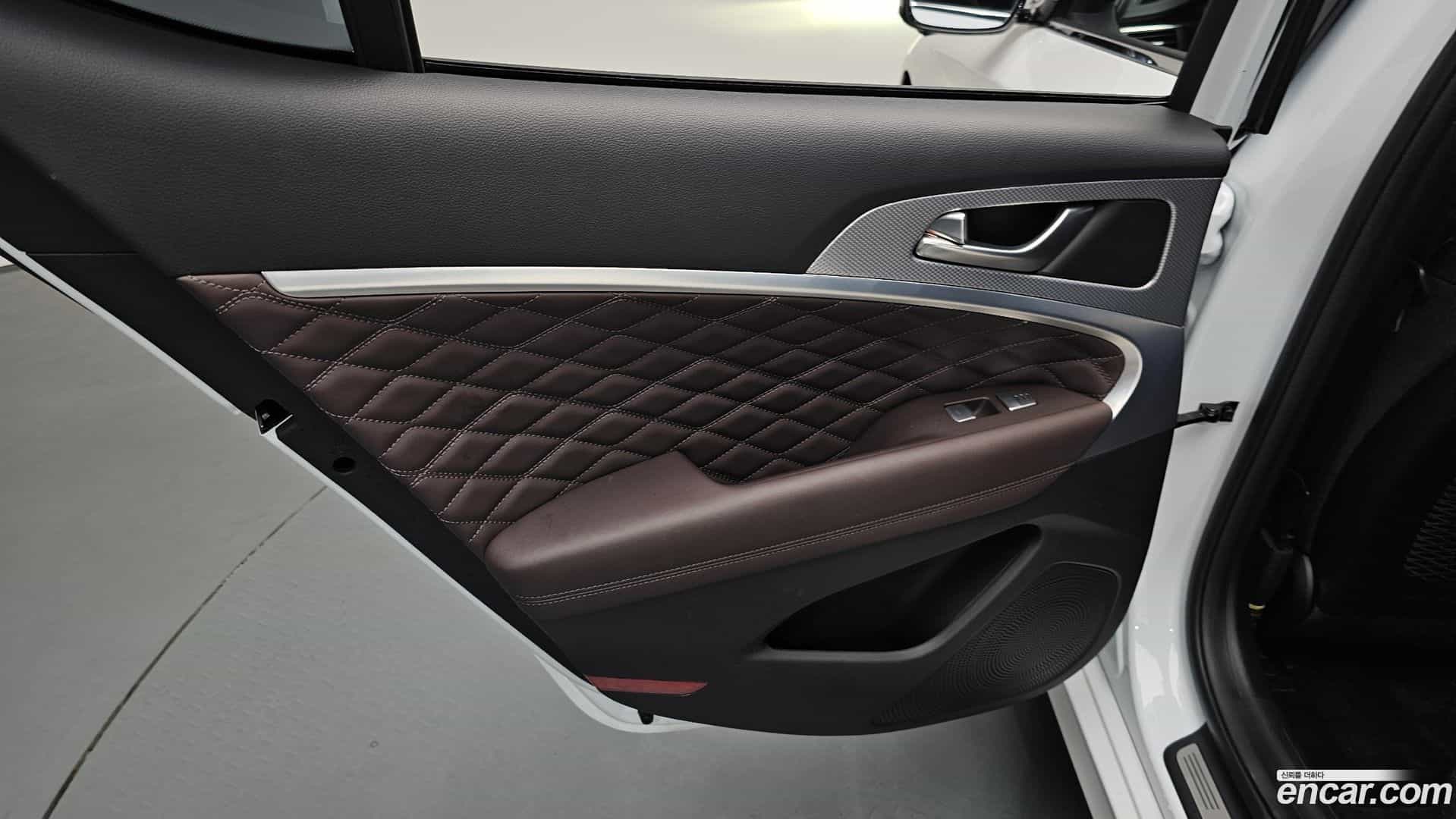 G70 Genesis 2022.4-INNER-035