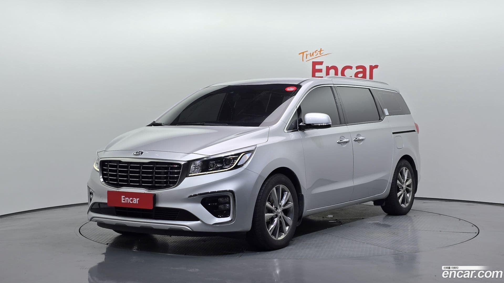 Main__Slider__Photo:Canival Kia 2019.11-0