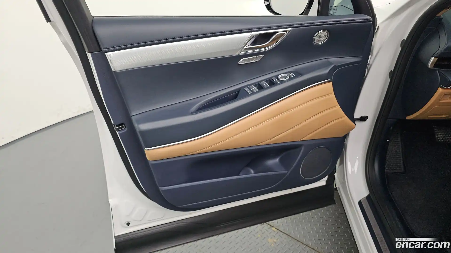 GV80 Genesis 2023.3-INNER-034