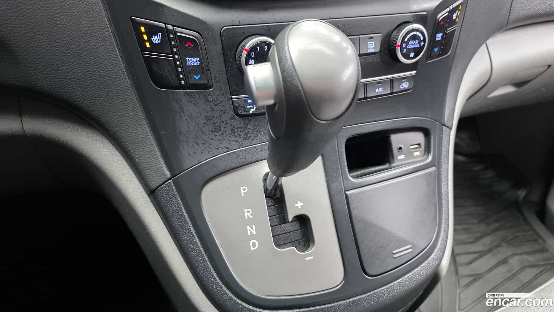 Starex Hyundai 2018.5-INNER-009